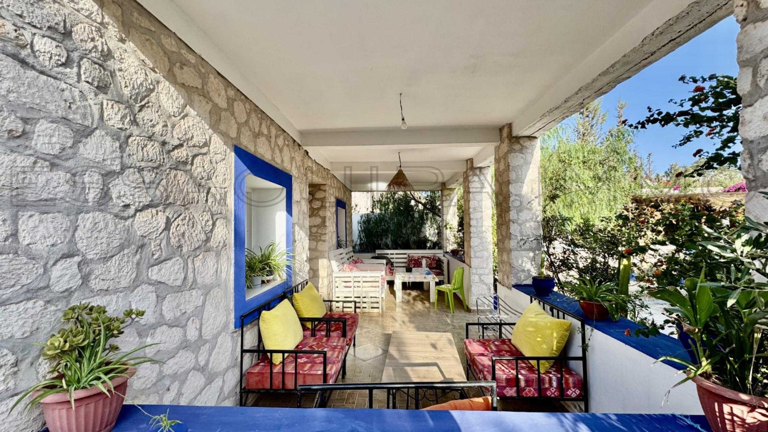 villa de 120 m² sur un terrain de 1,000 m²