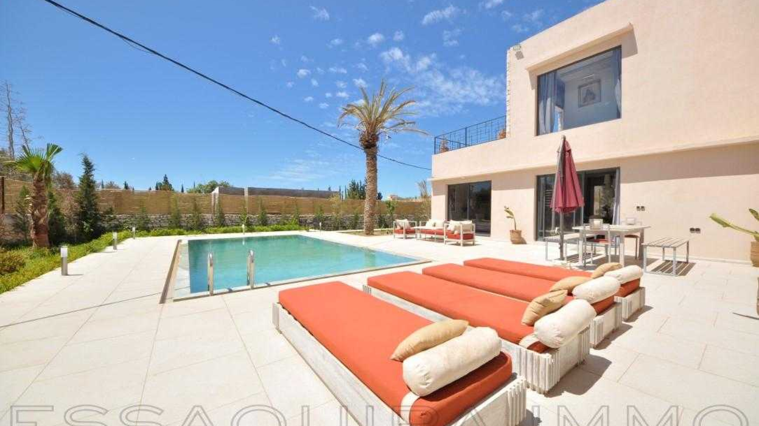 villa à 1 960€ /mois