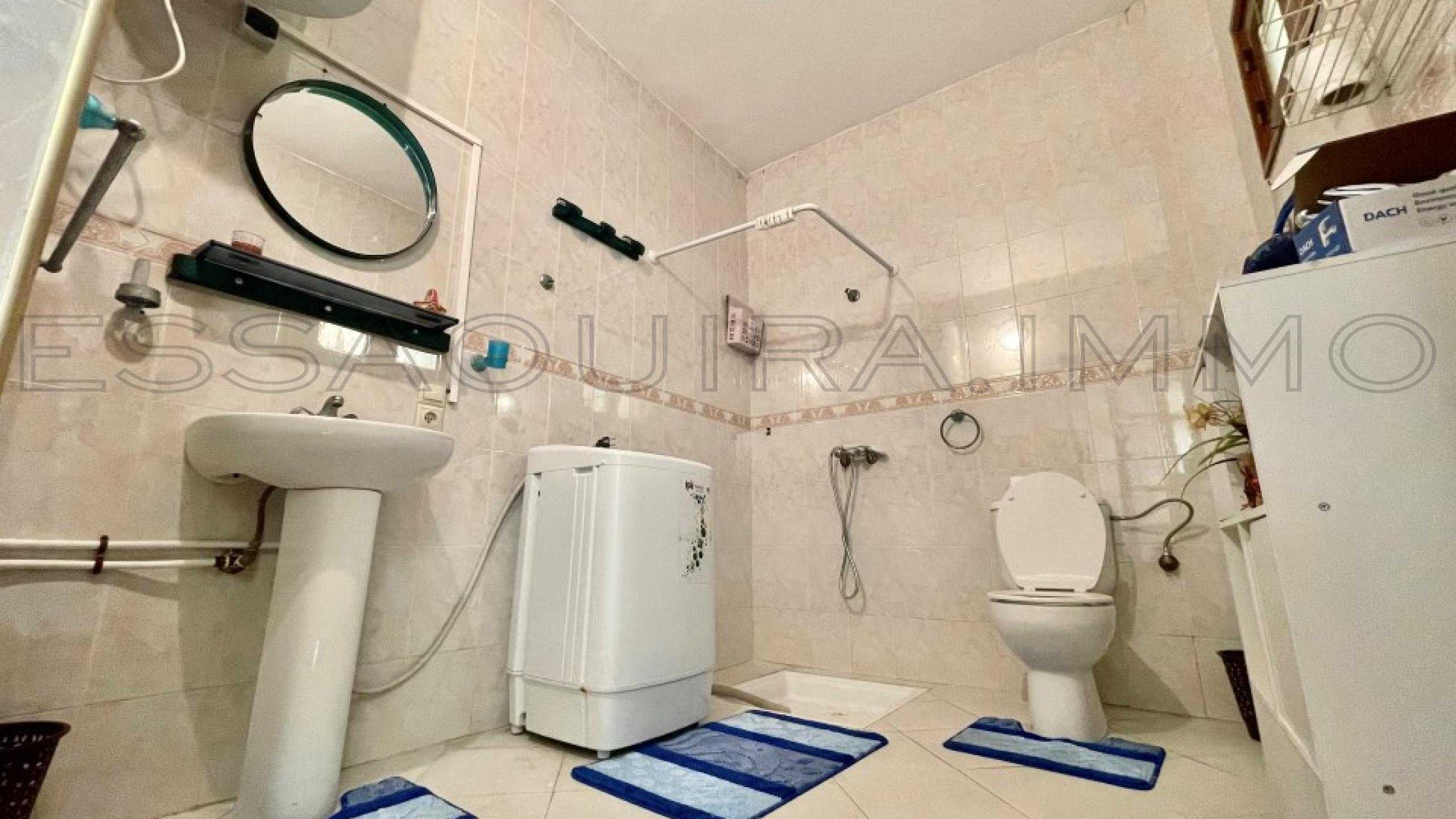 appartement avec 2 chambres et 1 salle de bain