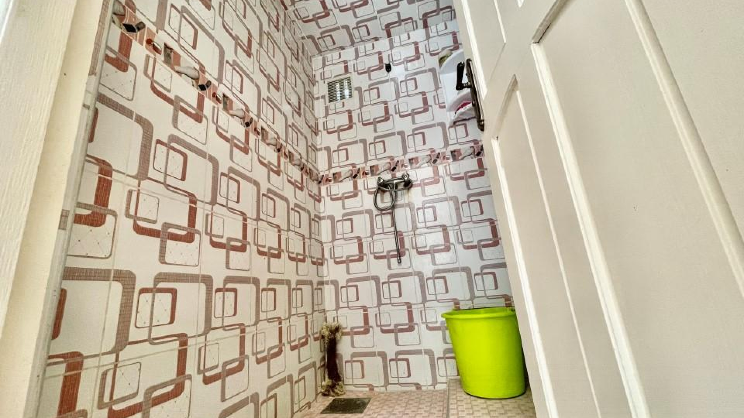 maison avec 3 chambres et 1 salle de bain