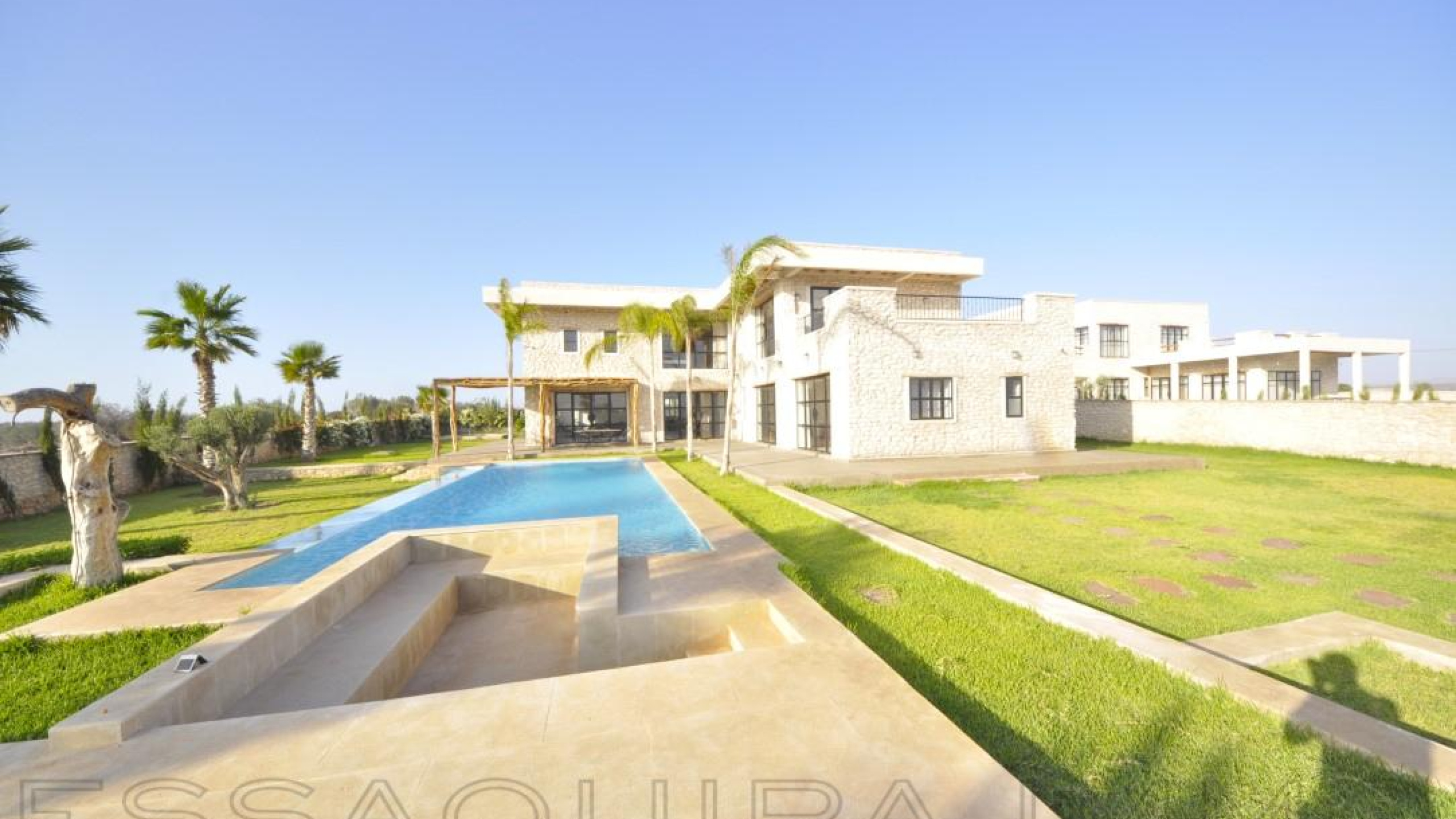 maison d'hôtes de 480 m² sur un terrain de 2,500 m²