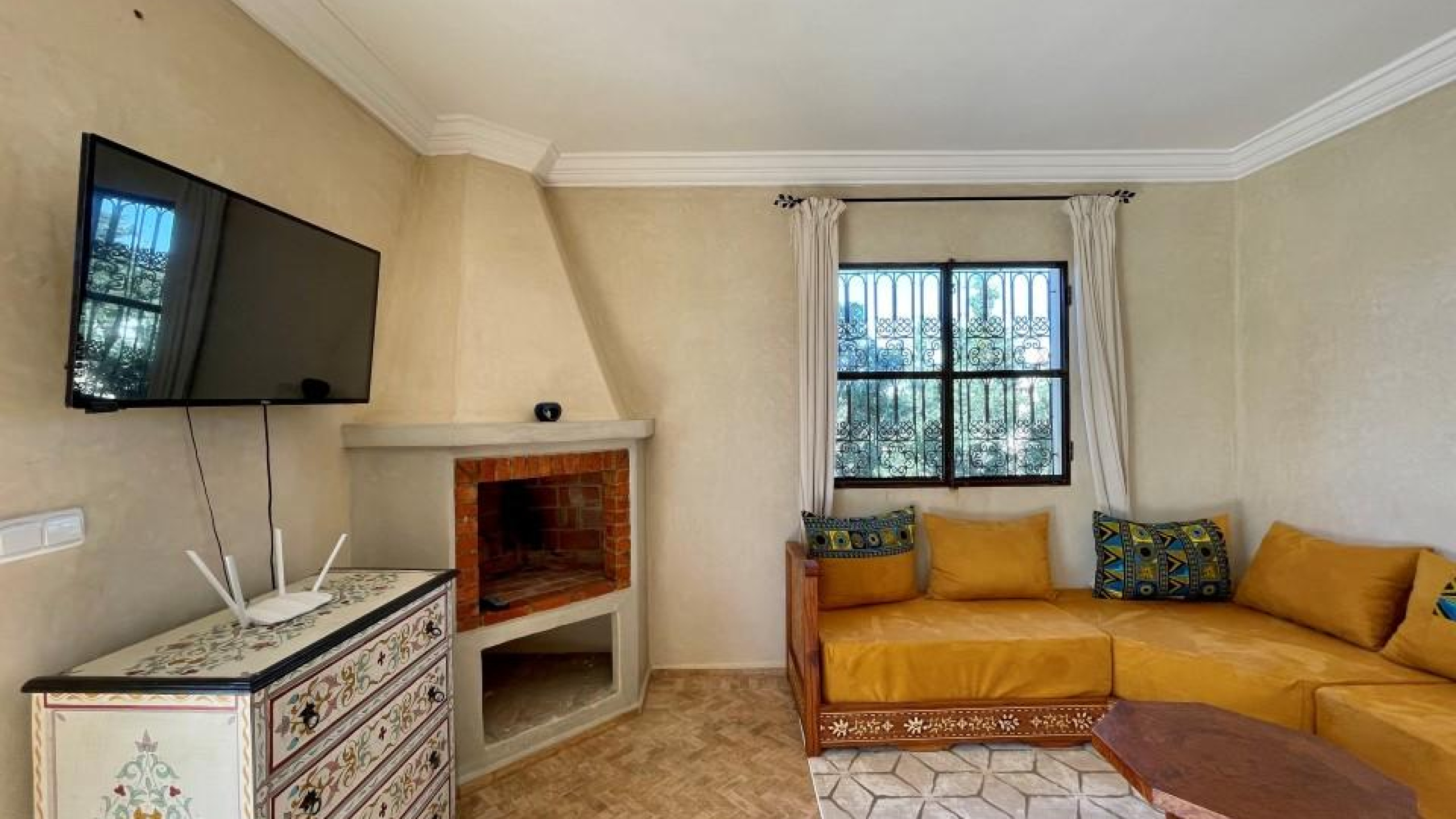 maison d'hôtes à 1 960€ /mois