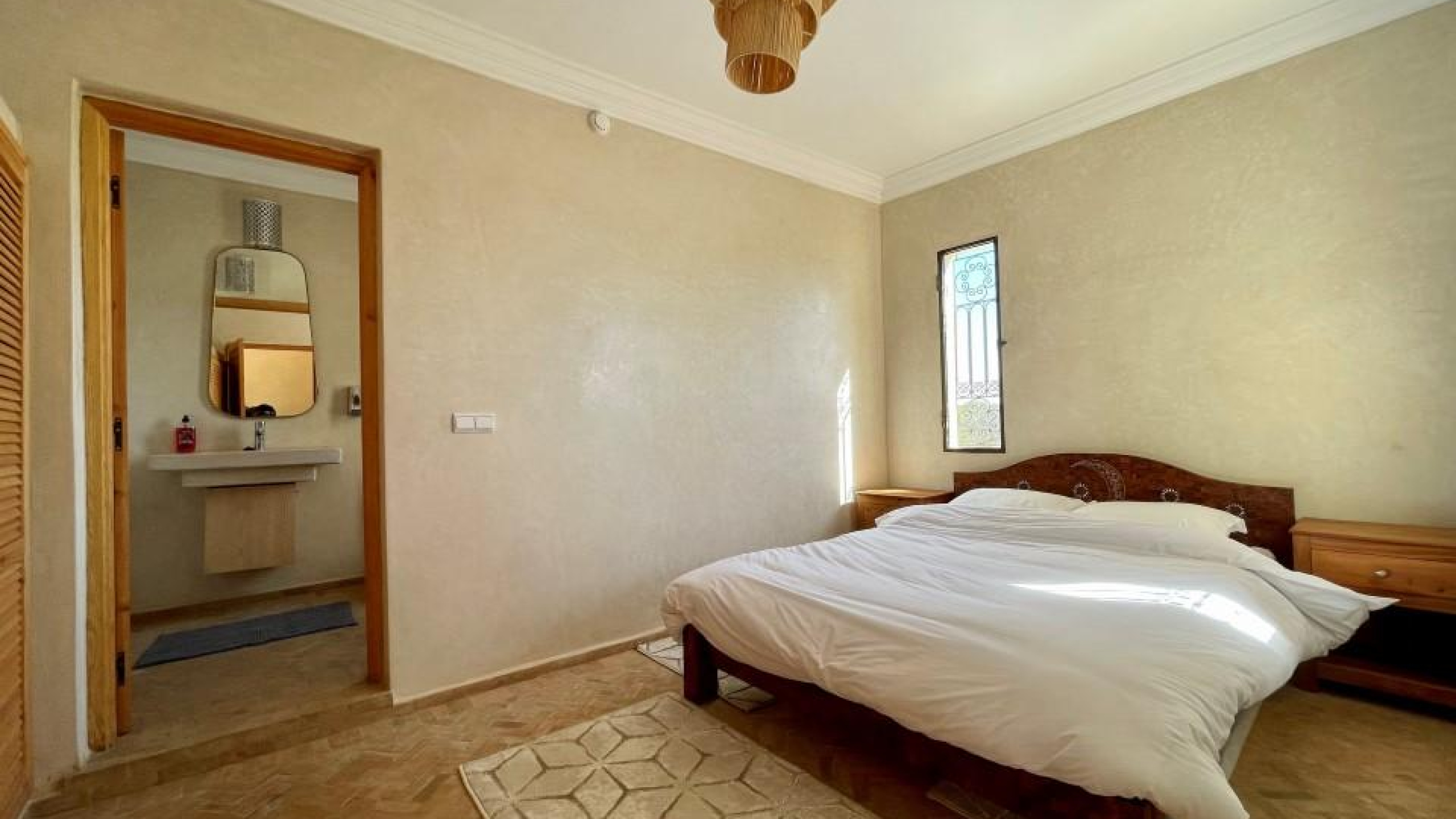 maison d'hôtes à 1 960€ /mois