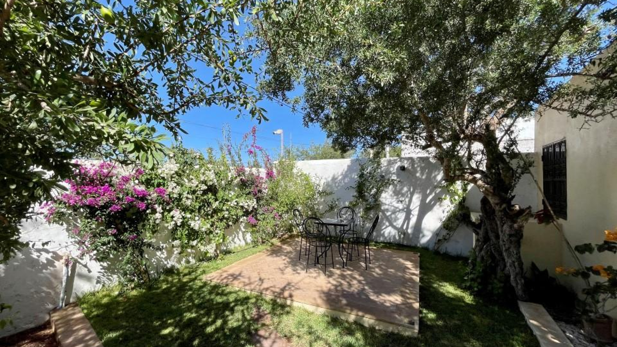 maison d'hôtes avec 4 chambres et 4 salles de bain