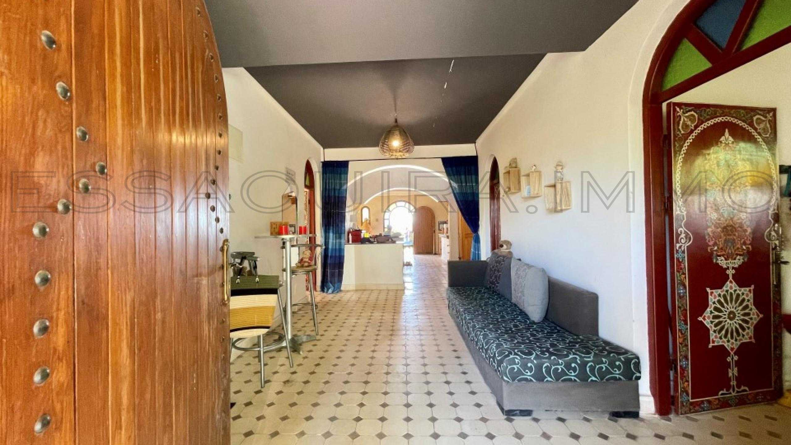 villa avec 4 chambres et 2 salles de bain