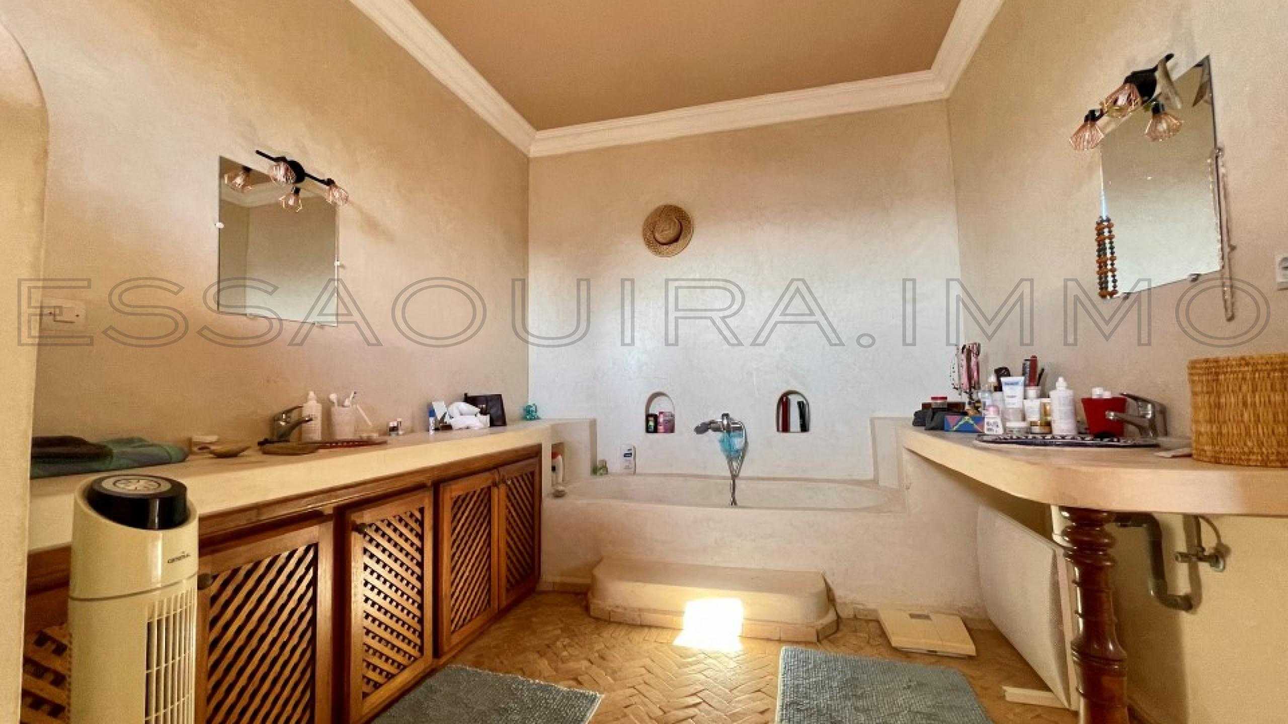 villa à 1 100€ /mois