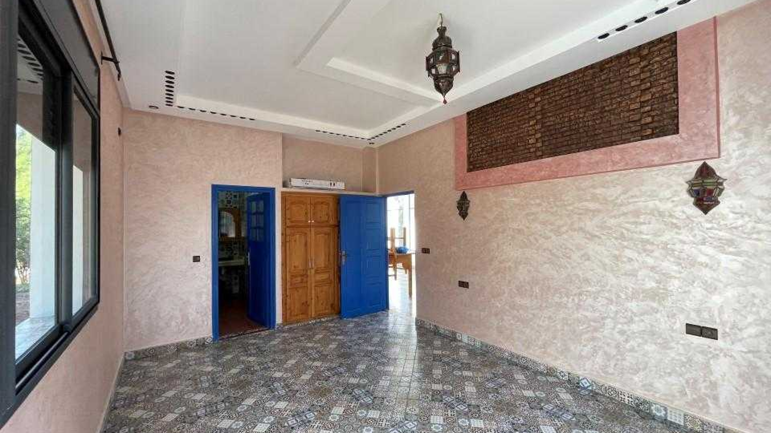 villa de 260 m² sur un terrain de 1,200 m²