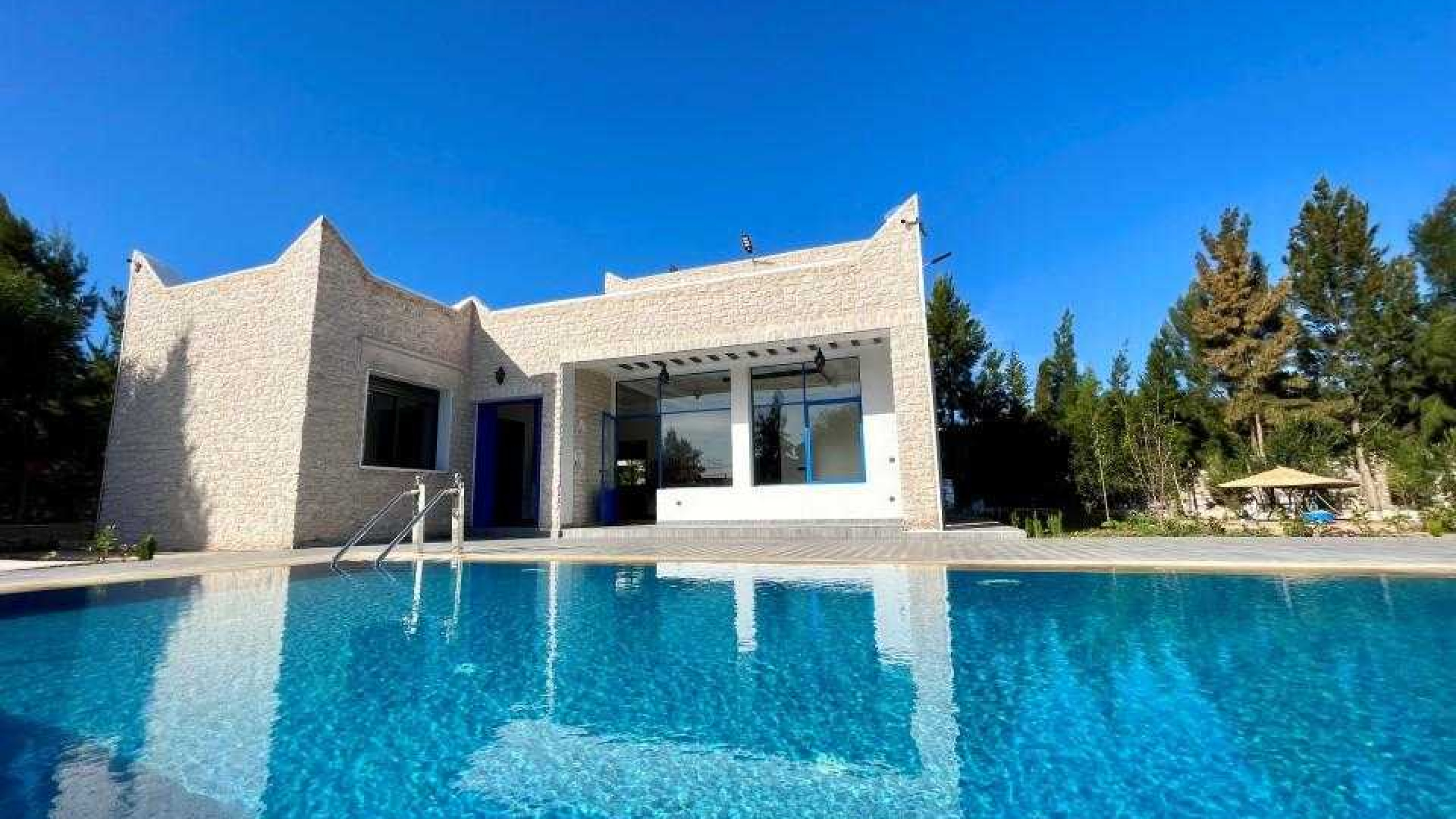 villa de 260 m² sur un terrain de 1,200 m²