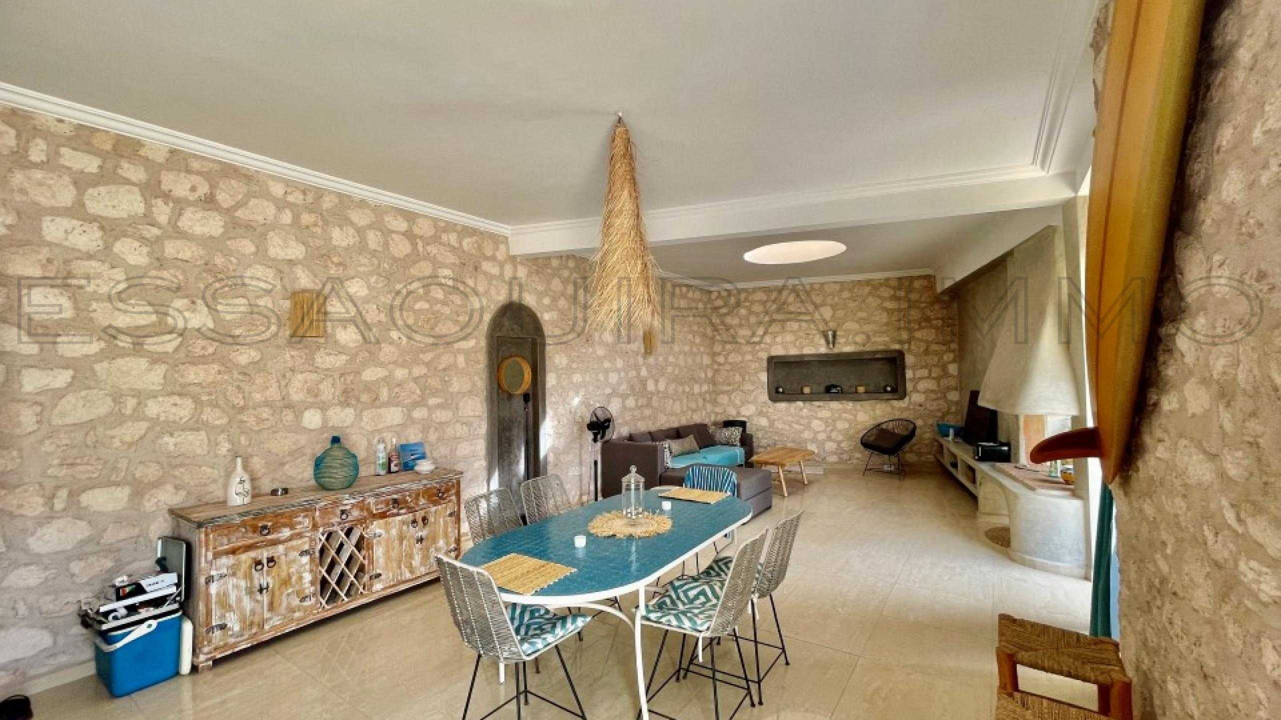 villa avec 3 chambres et 3 salles de bain