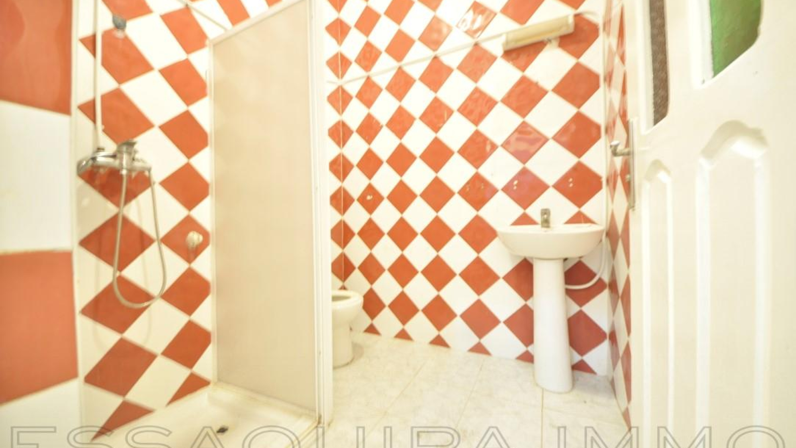 appartement avec 2 chambres et 1 salle de bain