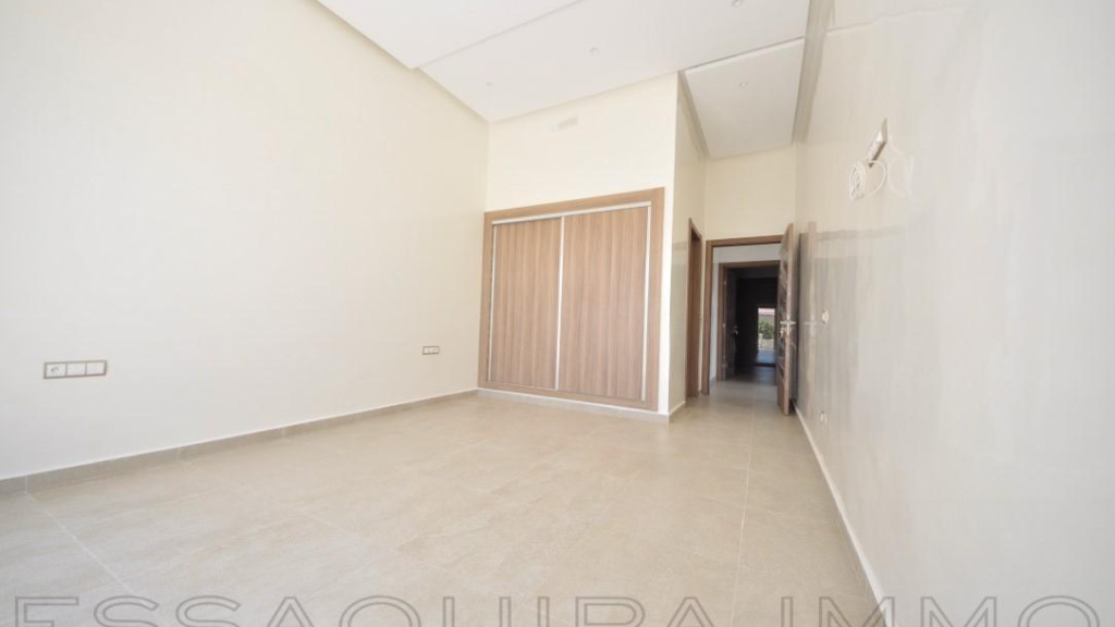 villa de 200 m² sur un terrain de 1,000 m²