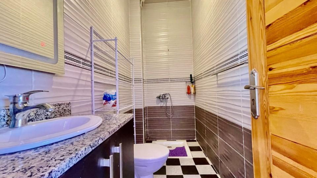 appartement avec 2 chambres et 1 salle de bain