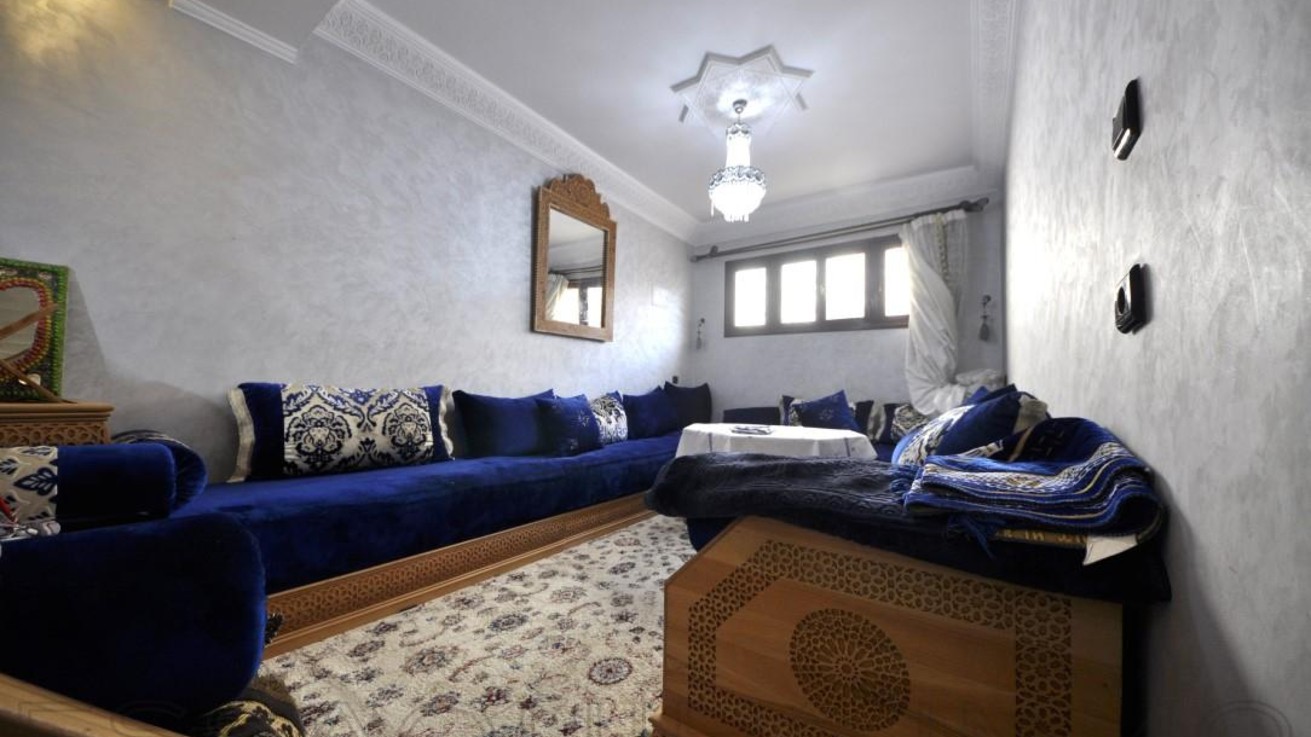 appartement avec 3 chambres et 2 salles de bain