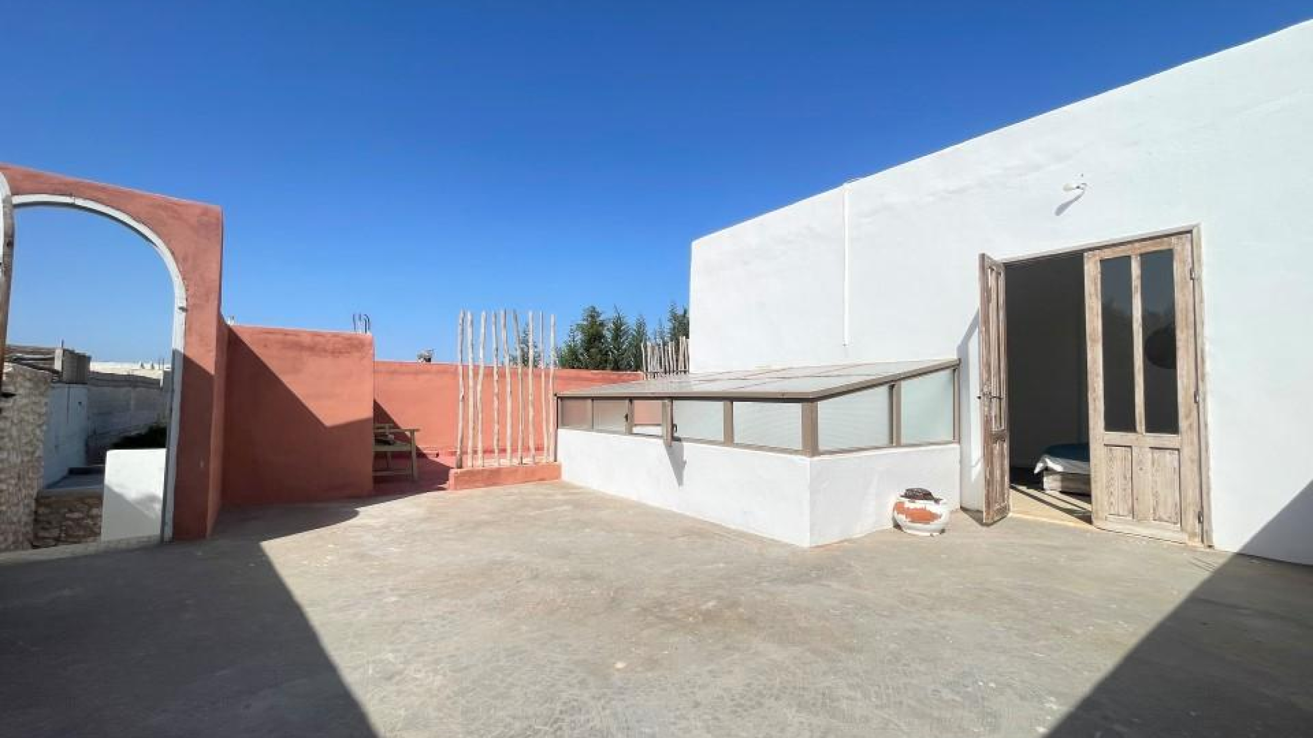 villa avec 3 chambres et 3 salles de bain