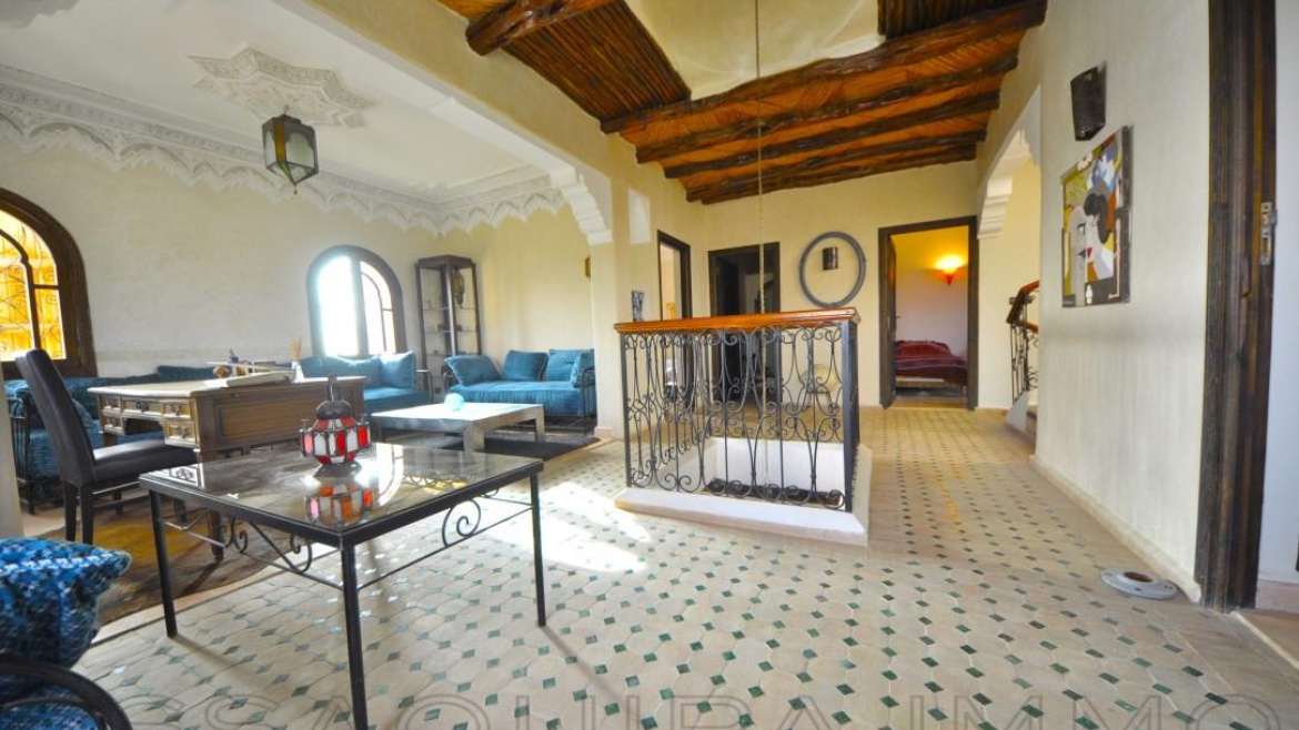 villa avec 4 chambres et 2 salles de bain