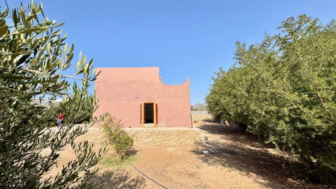 maison avec 2 chambres et 3 salles de bain