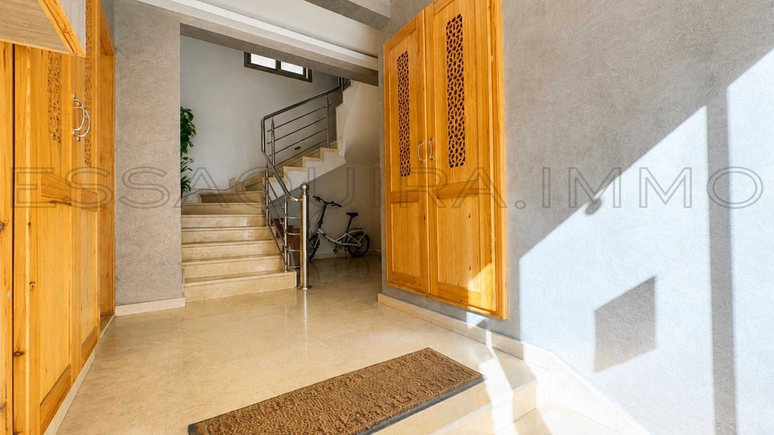 appartement avec 3 chambres et 2 salles de bain
