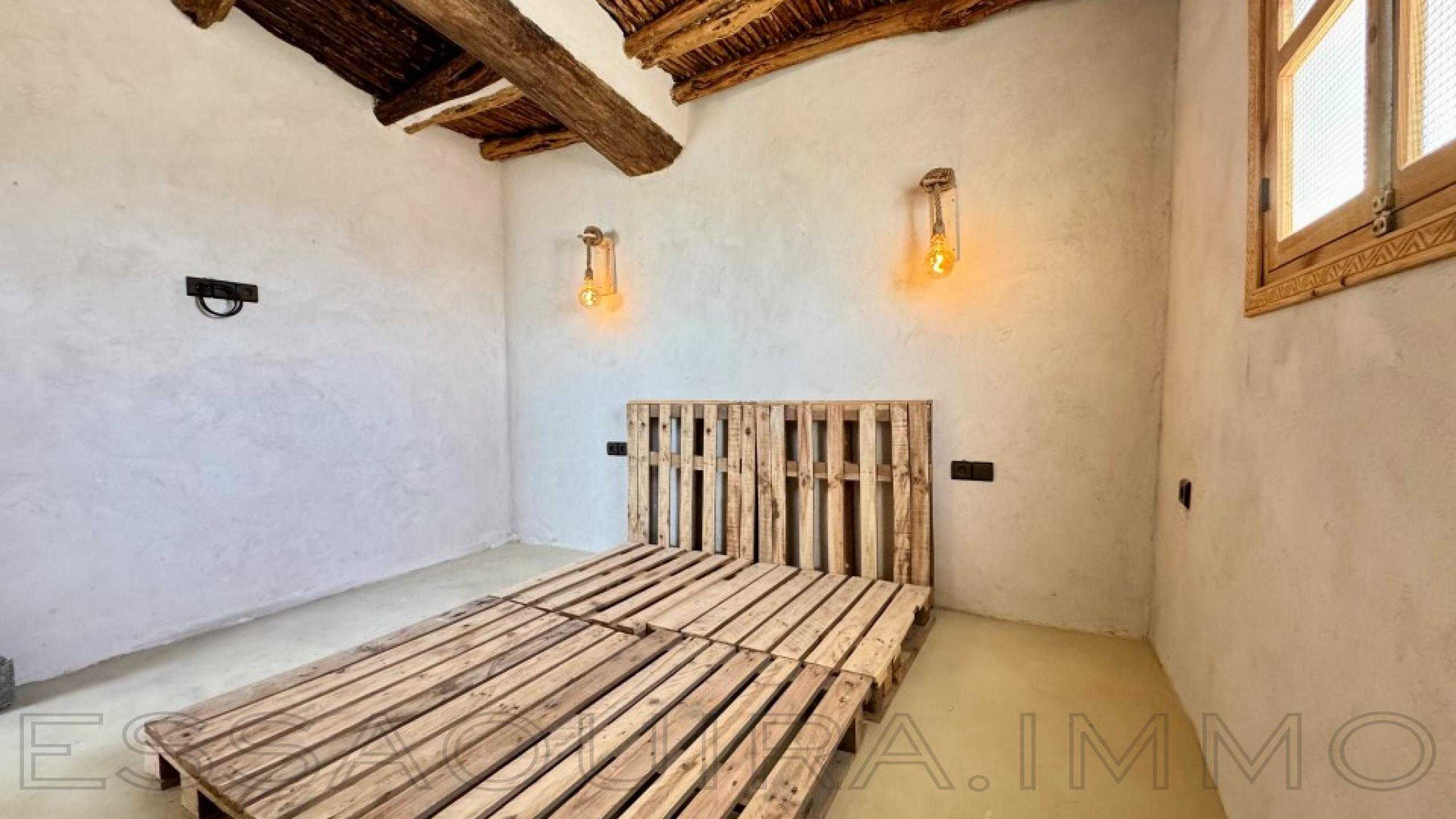 maison avec 3 chambres et 1 salle de bain