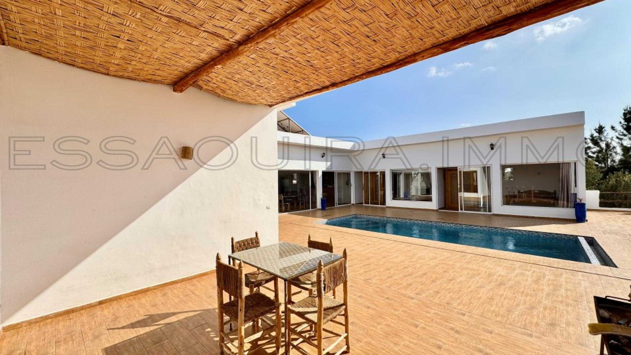 villa de 130 m&sup2; sur un terrain de 1,200 m&sup2;