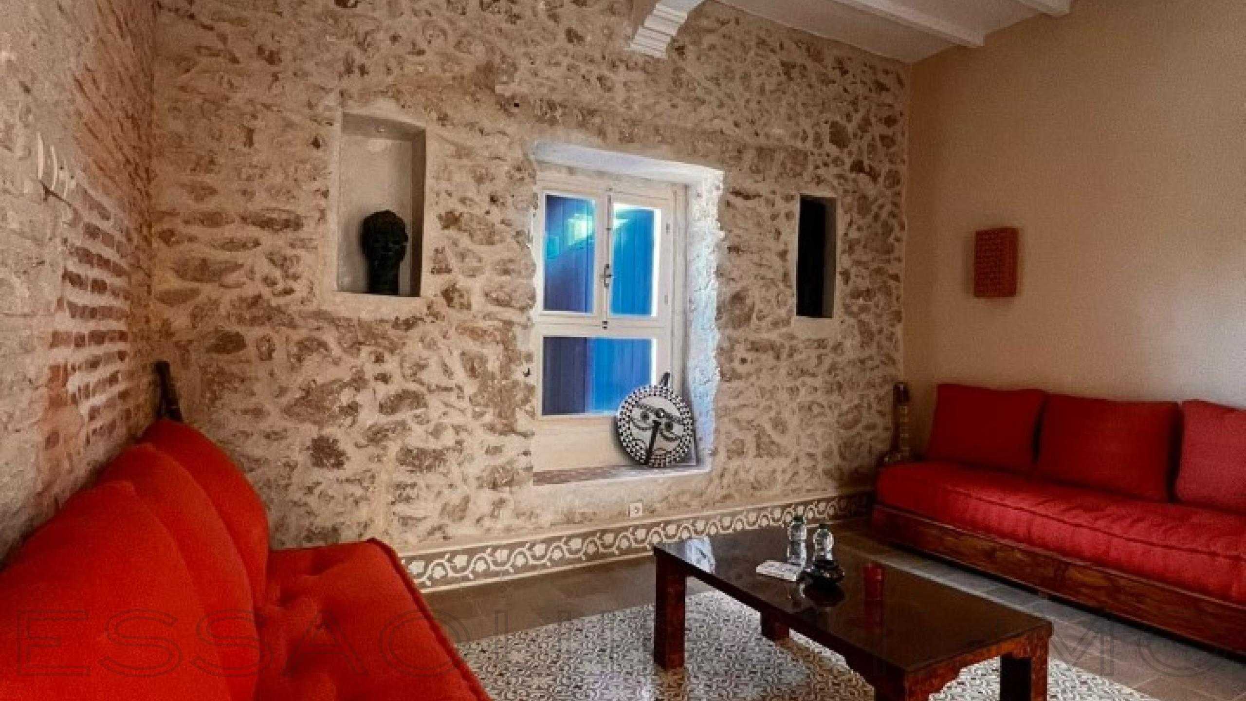 riad avec 8 chambres et 8 salles de bain