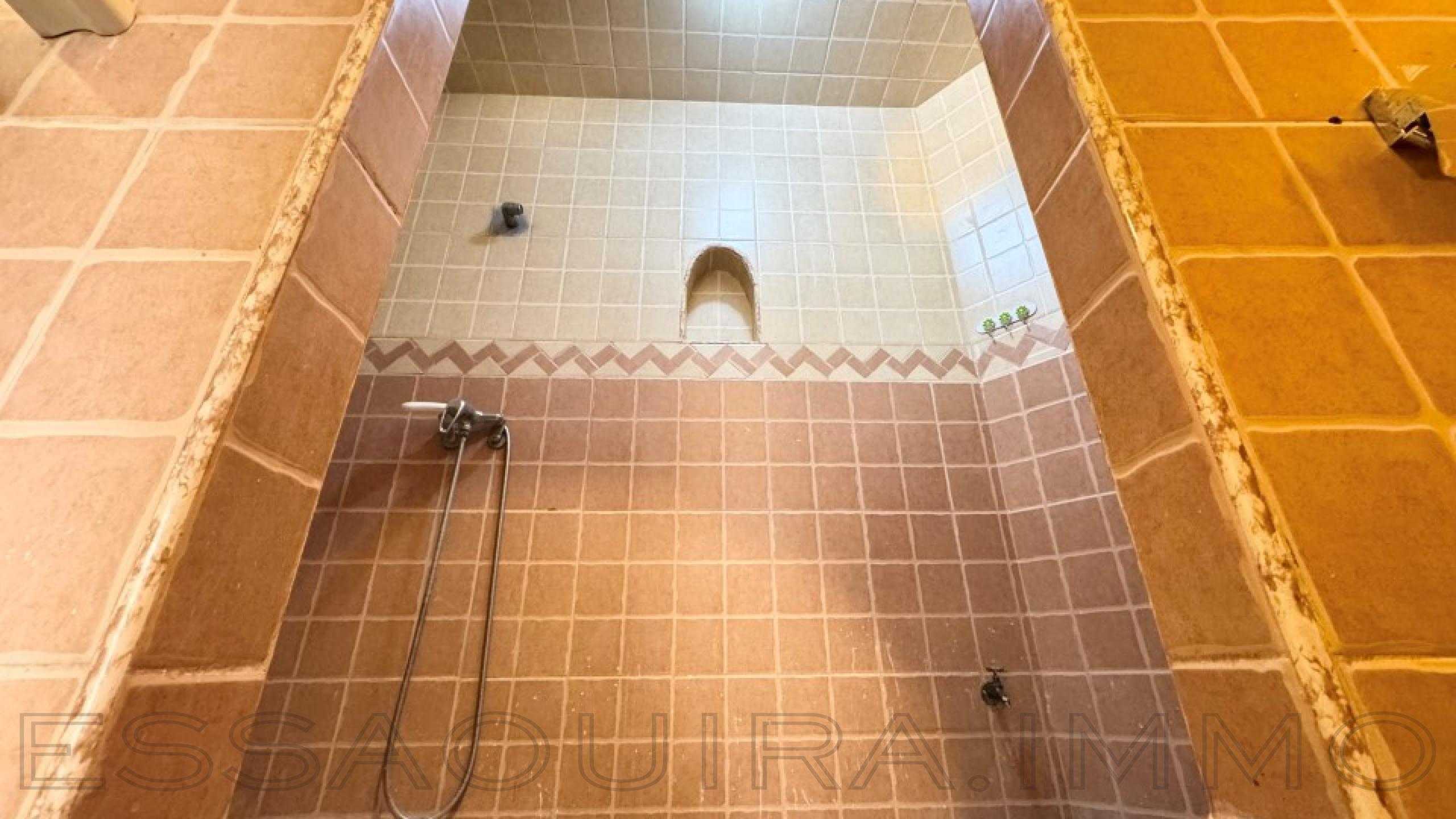 appartement avec 3 chambres et 1 salle de bain