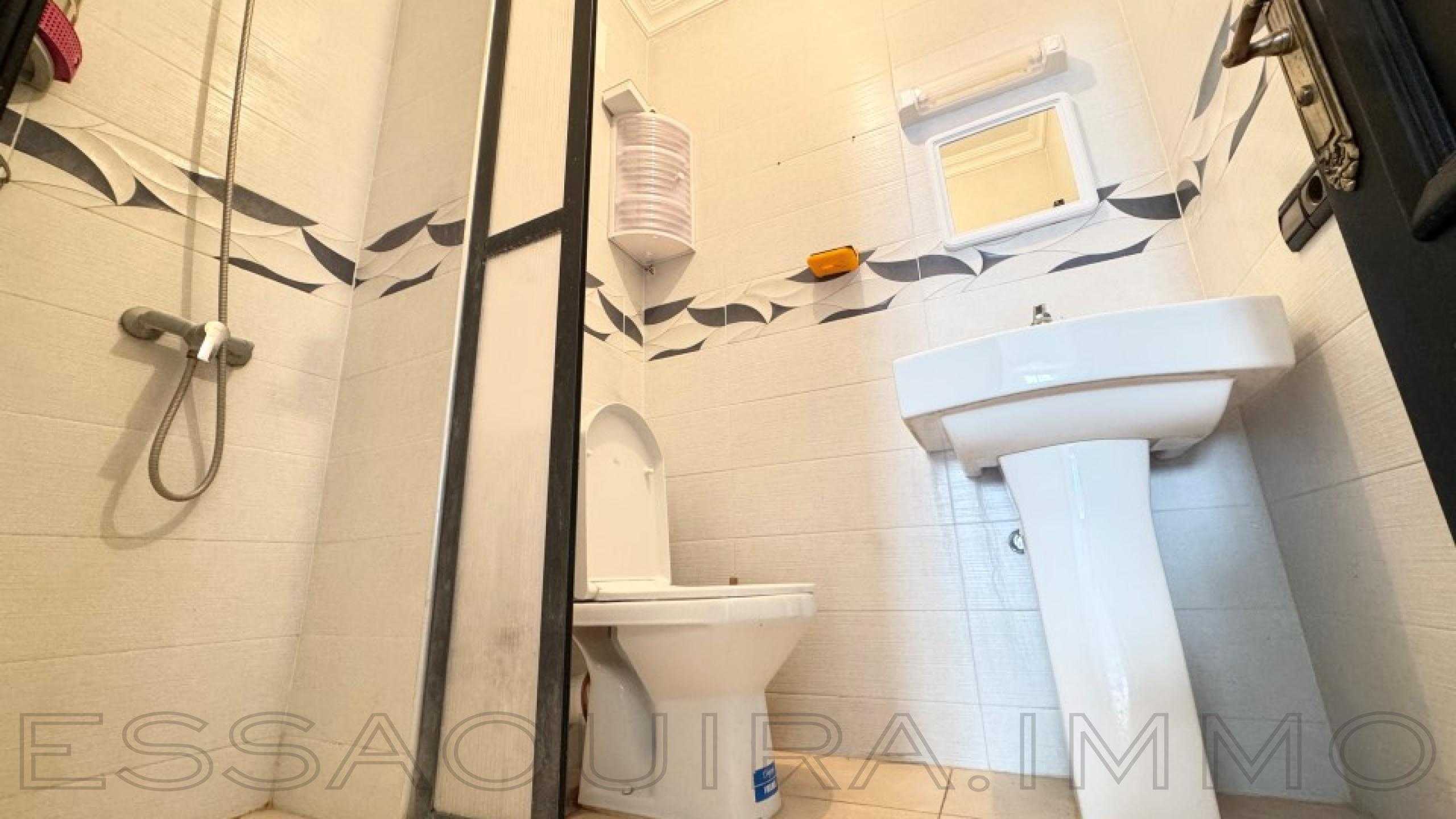 appartement avec 2 chambres et 1 salle de bain