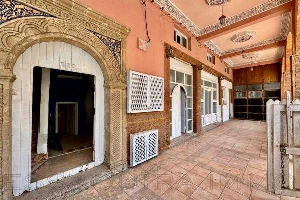 Local commercial de 120 m² avec terrasse privative