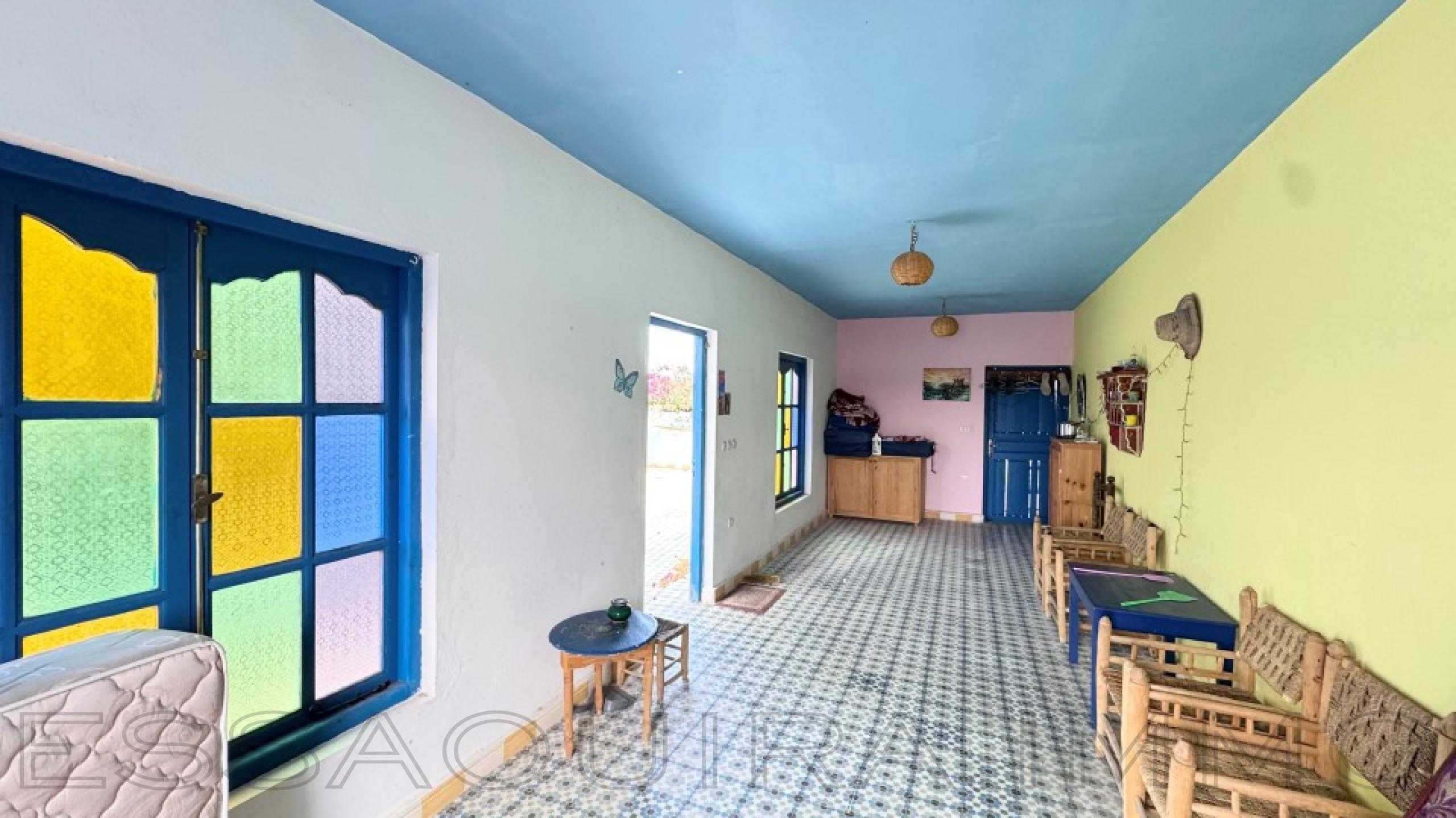 maison avec 3 chambres et 1 salle de bain