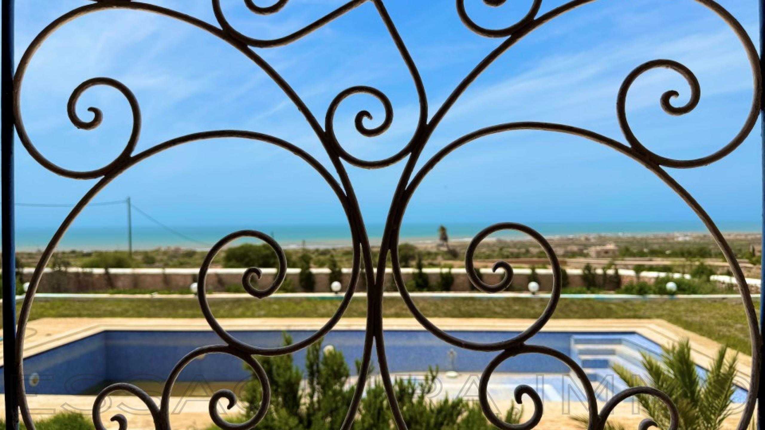 villa avec four