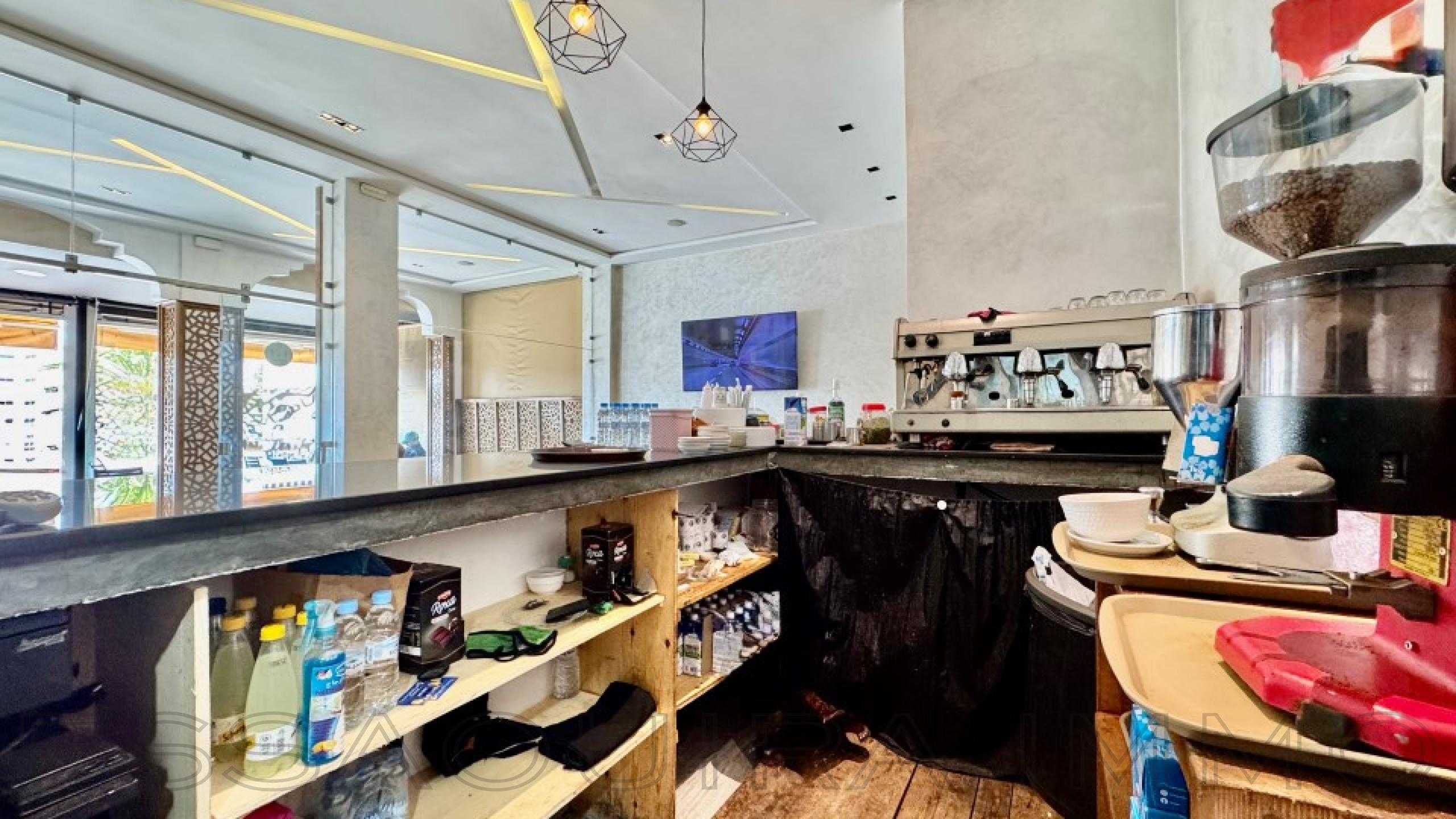 restaurant avec cuisine equipée