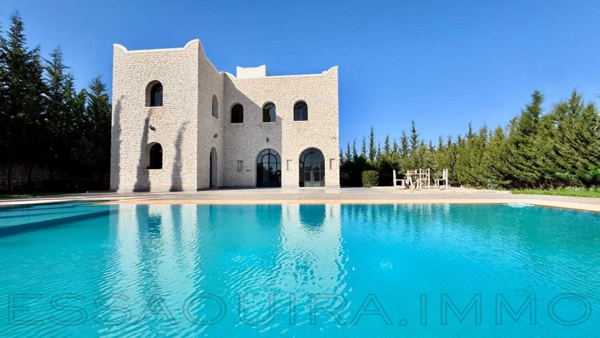 Villa en pierre de 5 chambres