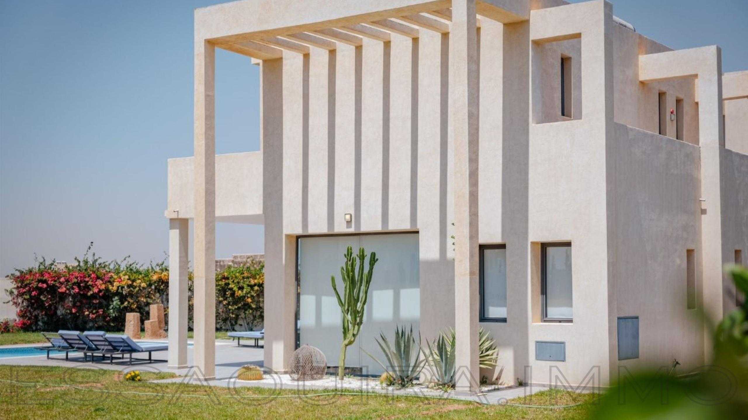 villa avec 4 chambres et 4 salles de bain