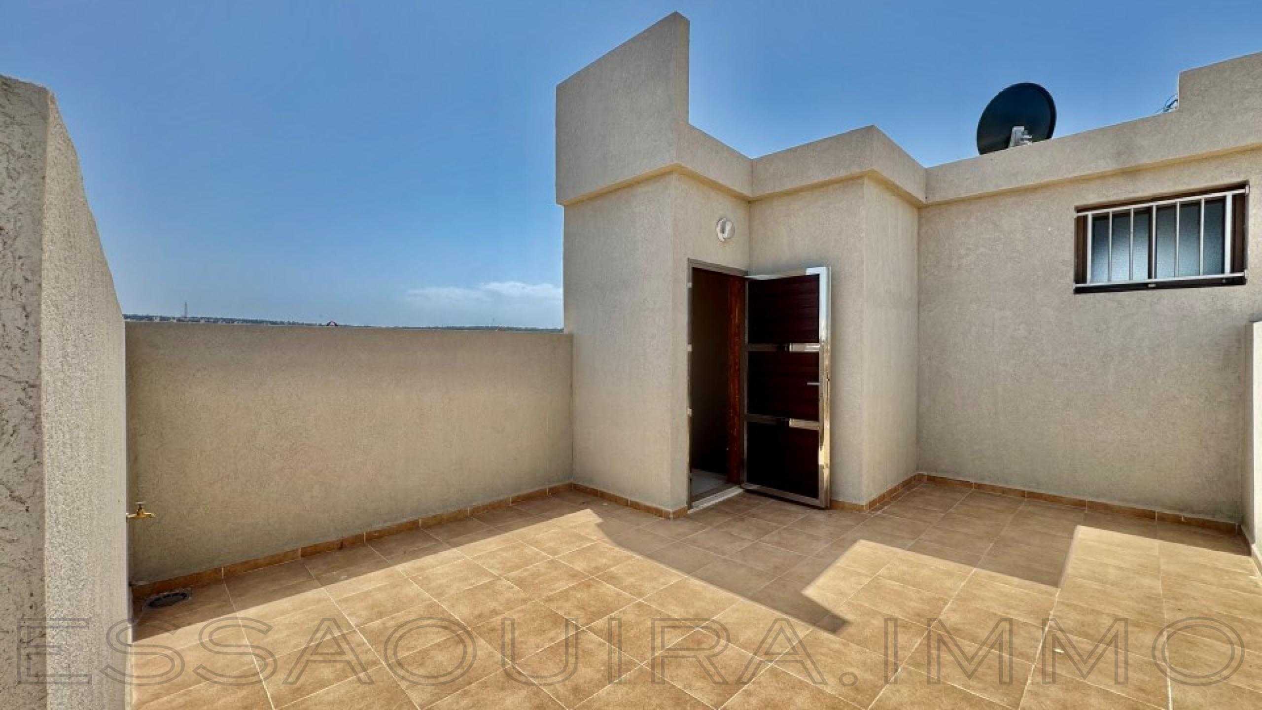 appartement avec 2 chambres et 2 salles de bain