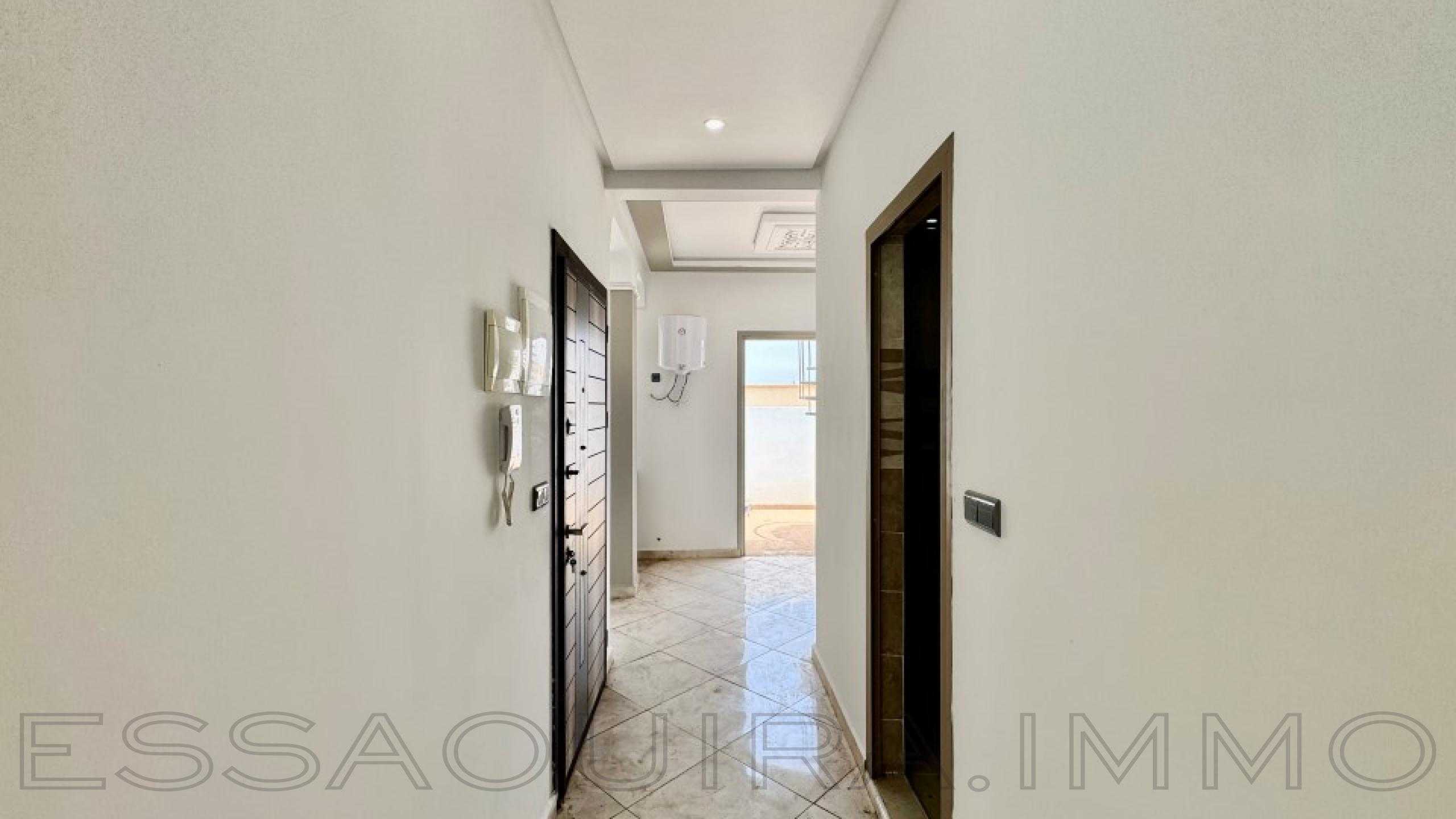appartement avec 3 chambres et 1 salle de bain