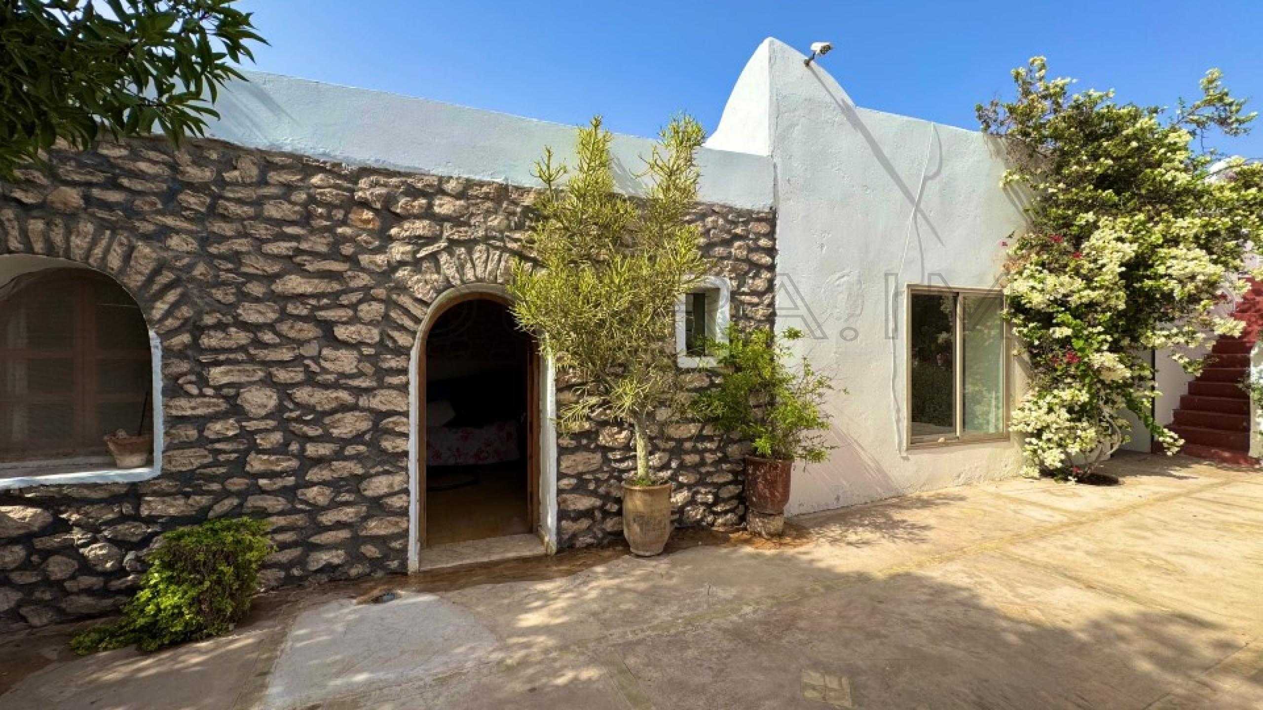 villa avec parking