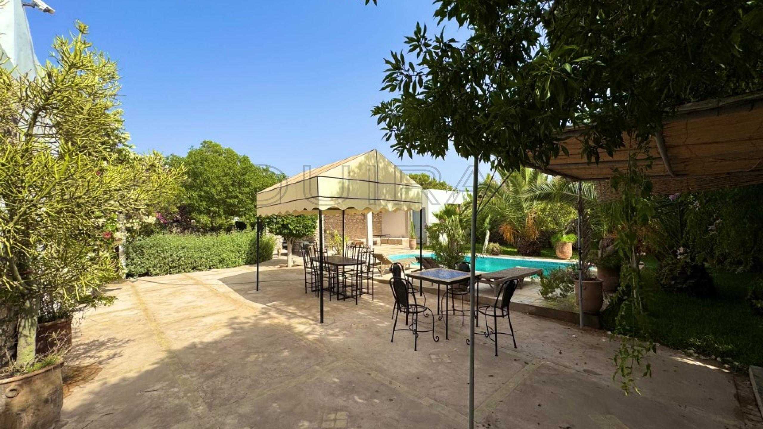 villa avec terrasse