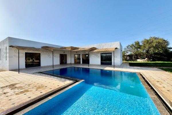 Villa neuve de plain-pied avec vue imprenable 