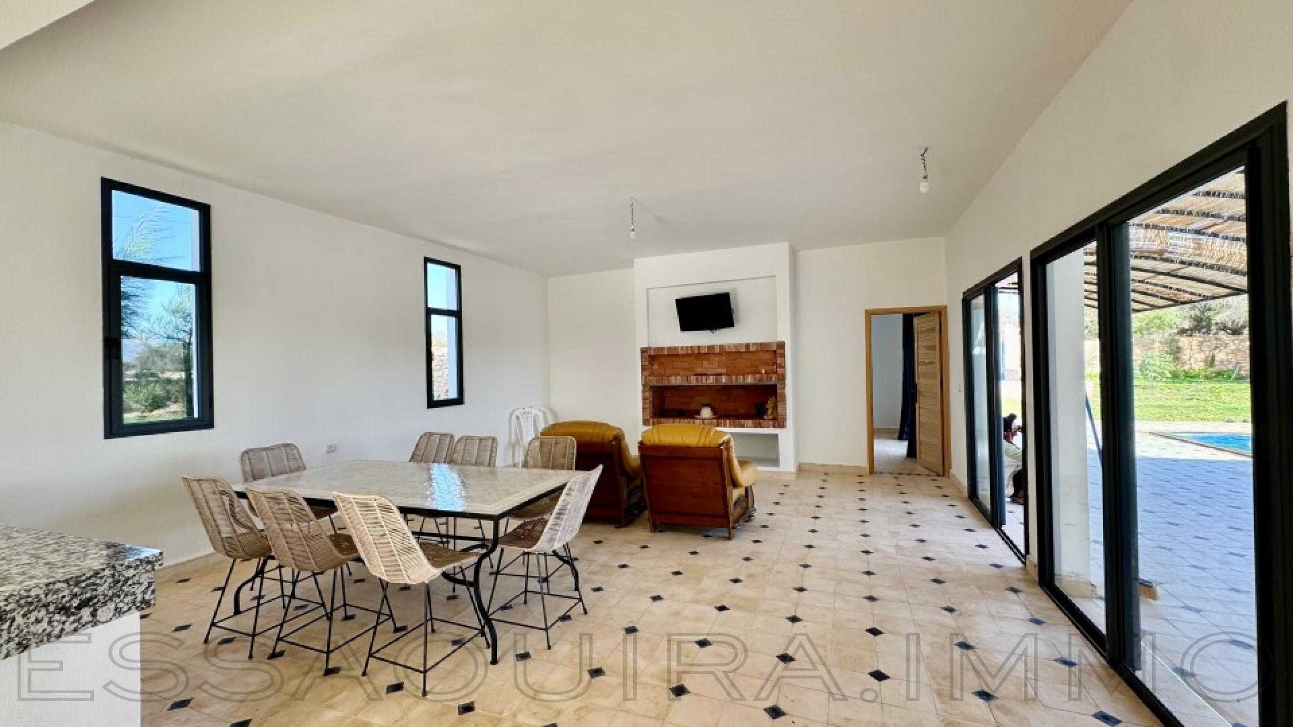 villa avec 4 chambres et 4 salles de bain