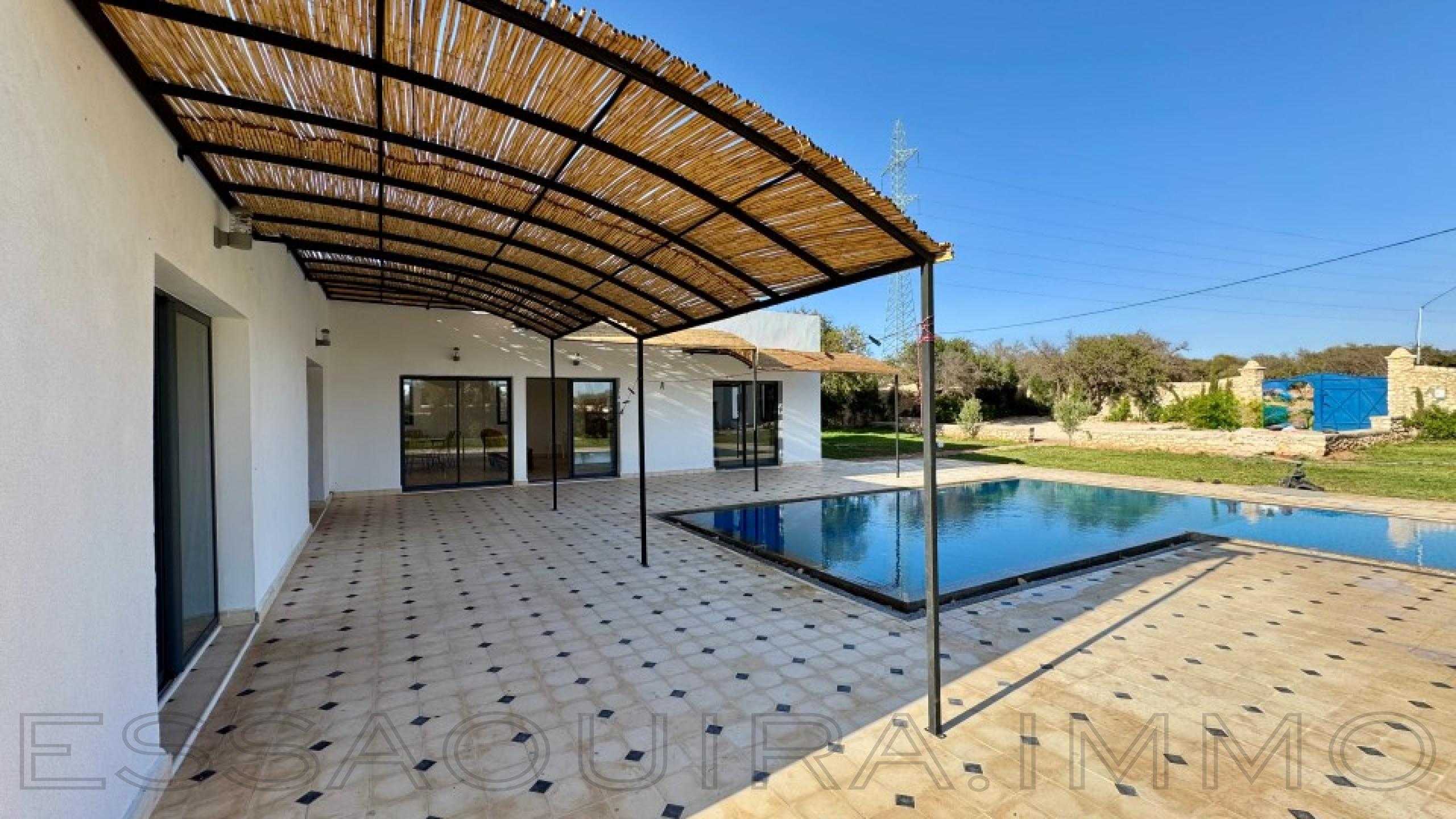 villa avec 4 chambres et 4 salles de bain