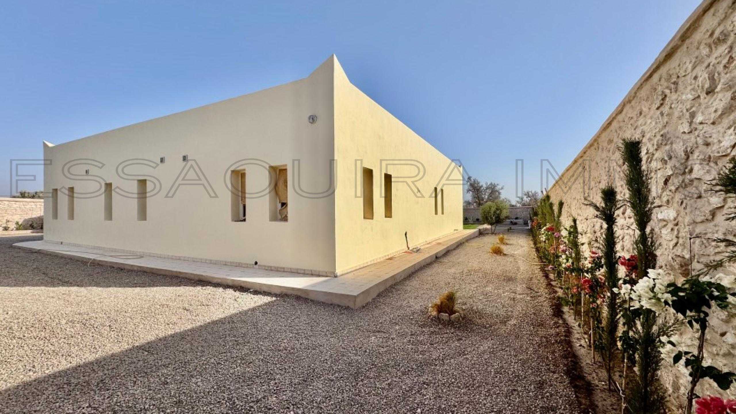 villa avec 3 chambres et 3 salles de bain