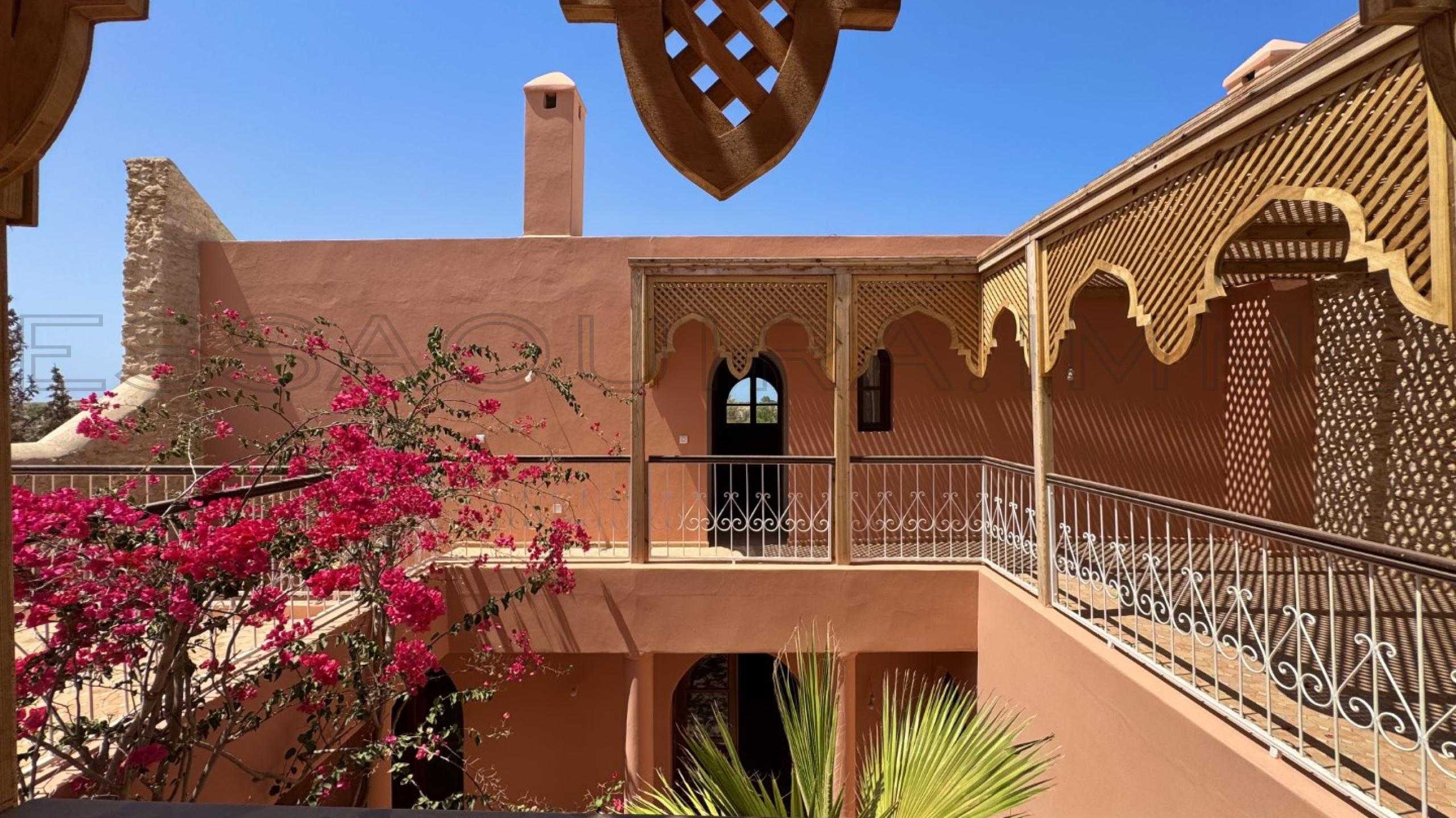 villa avec terrasse