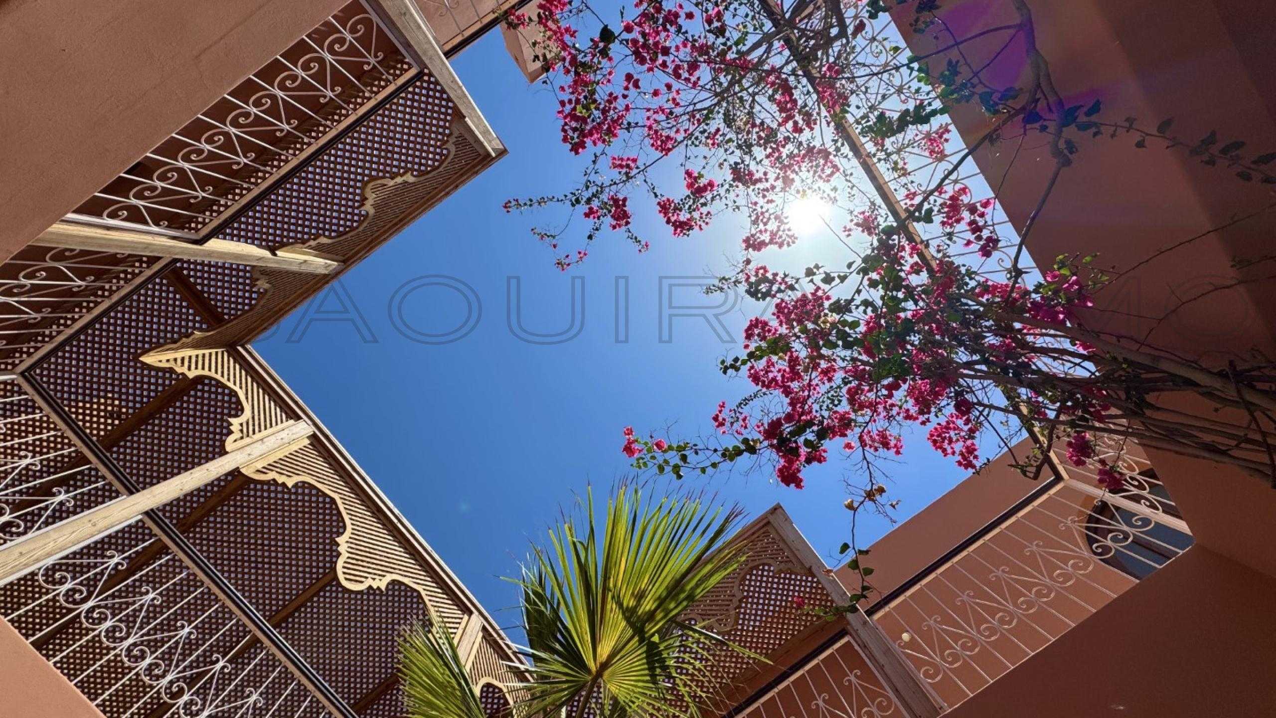 villa de 392 m² sur un terrain de 3,200 m²
