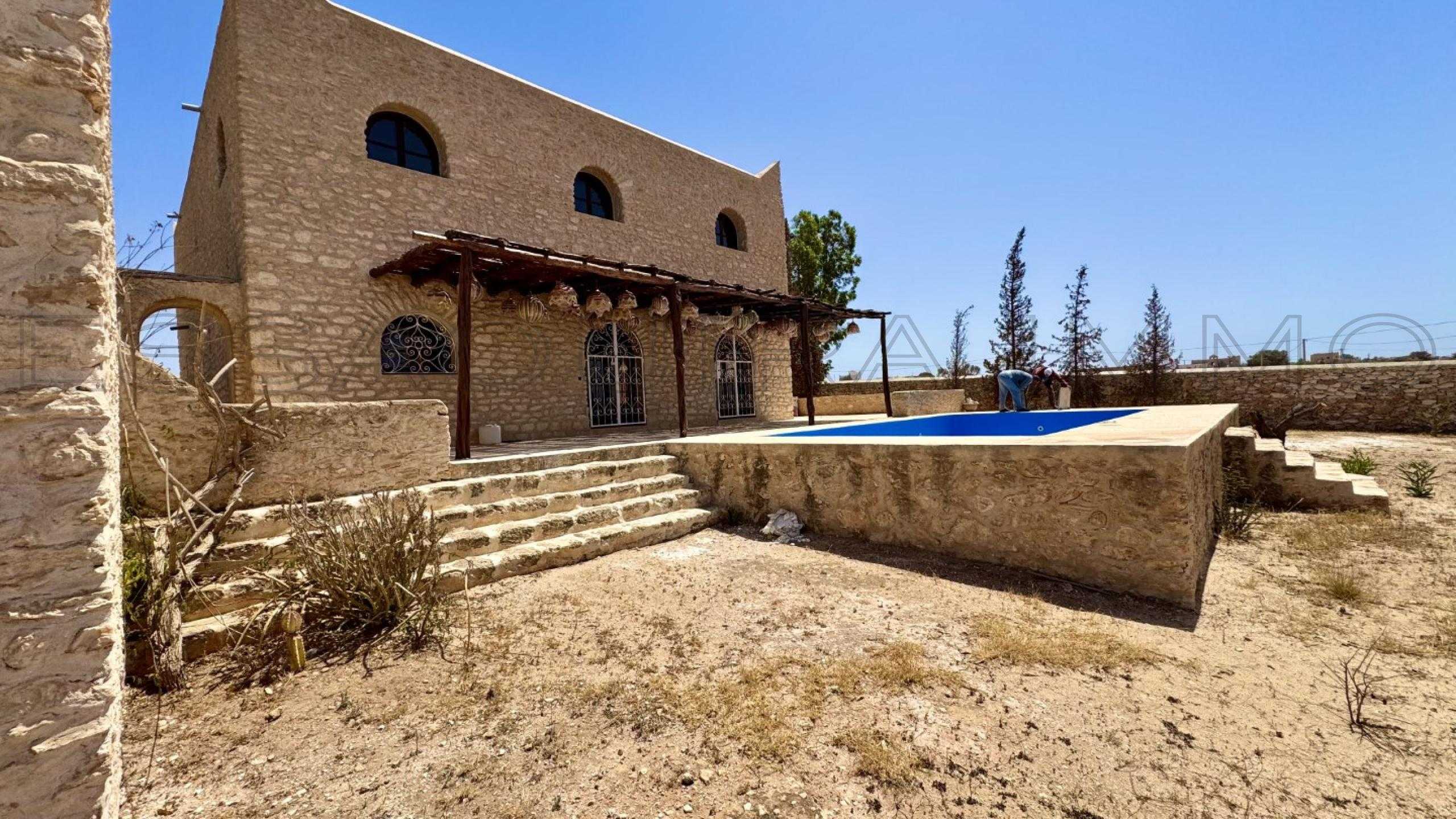 villa référence 2425