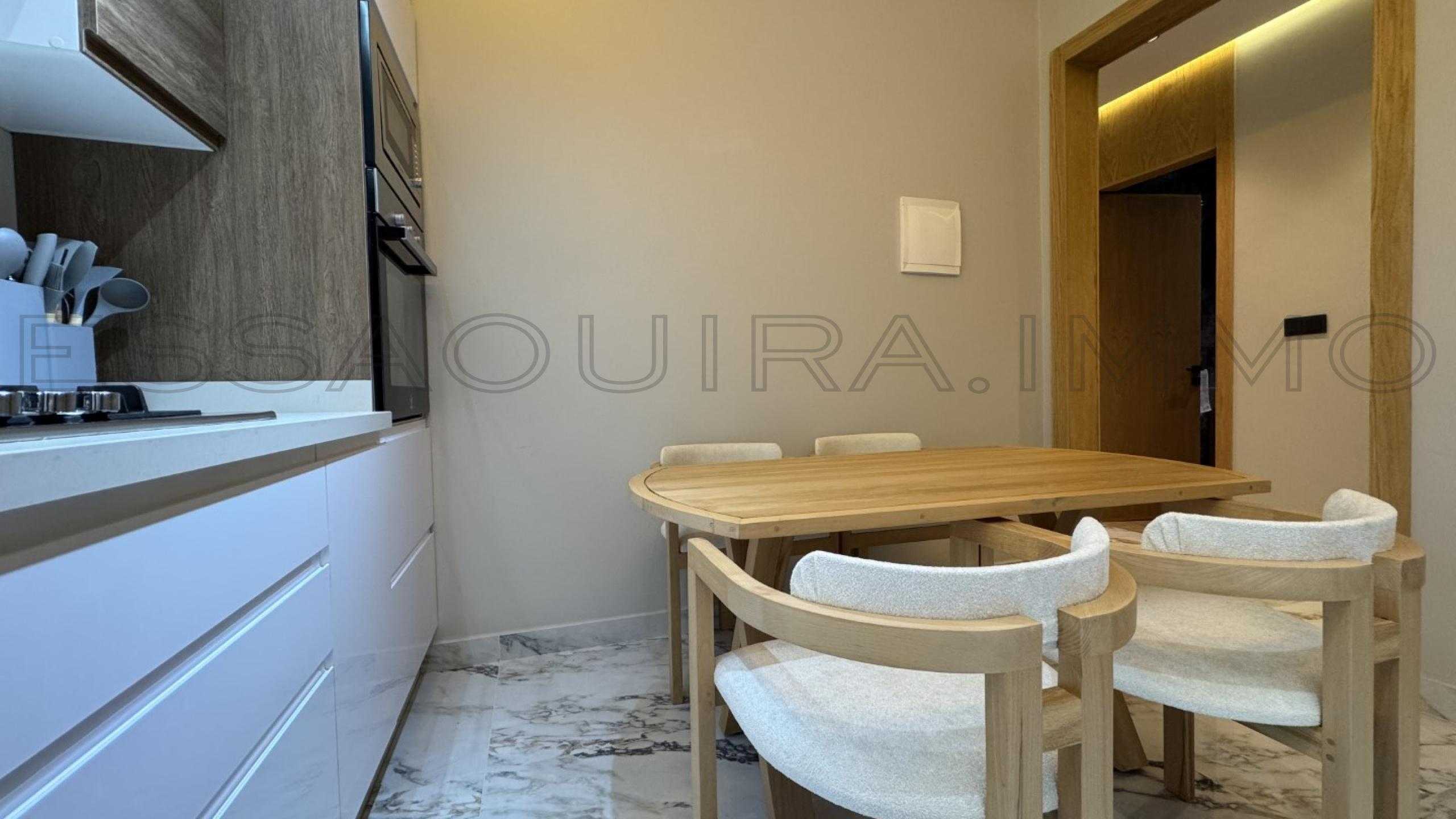 appartement avec 2 chambres et 2 salles de bain