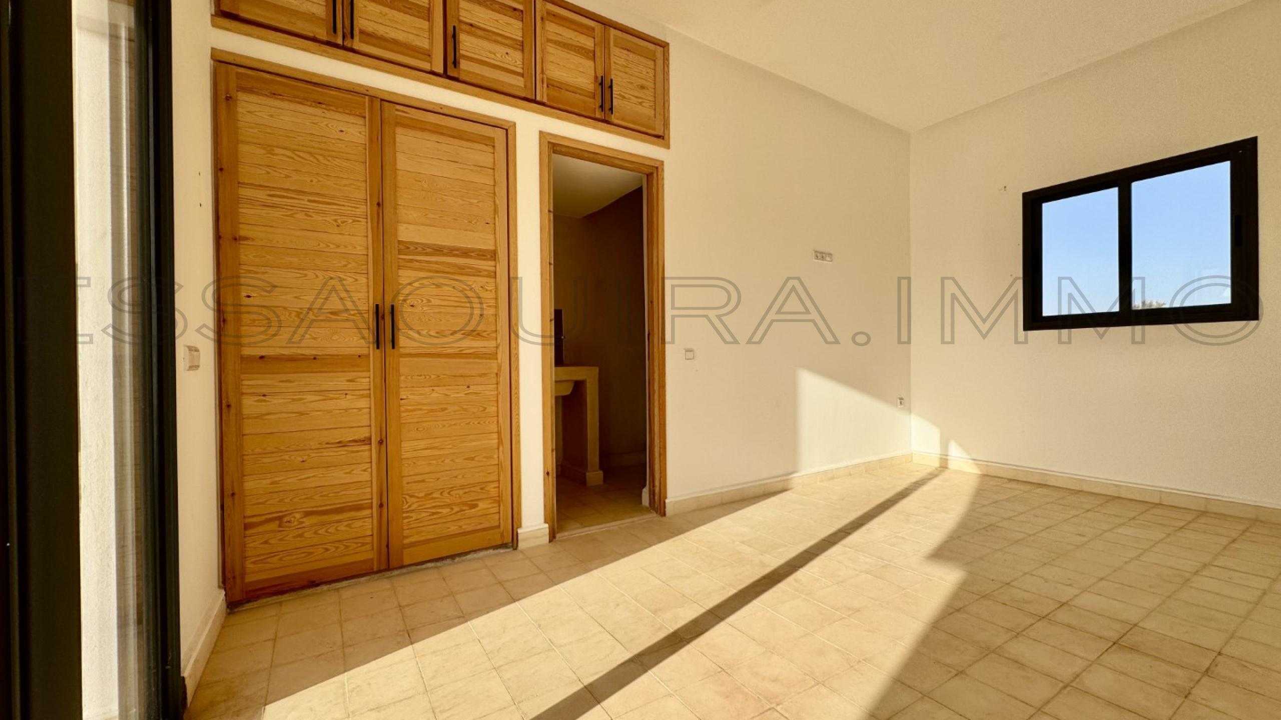 villa avec 5 chambres et 6 salles de bain