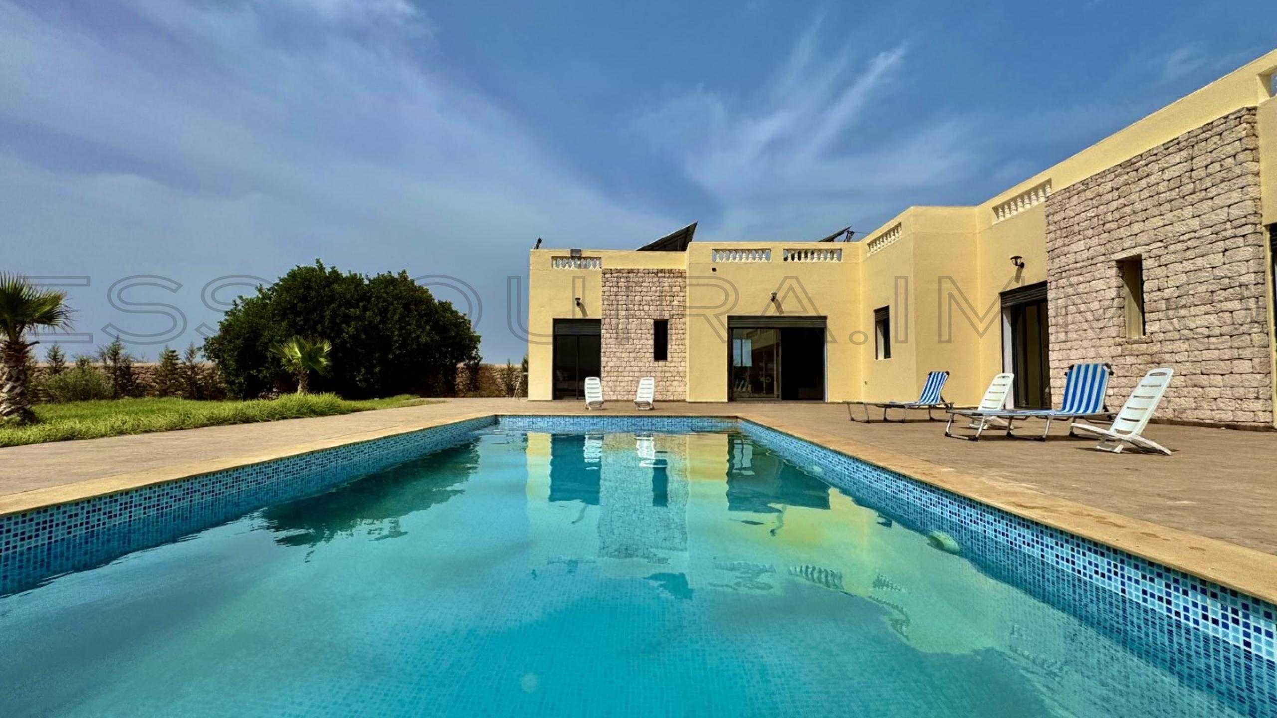 villa référence 2441