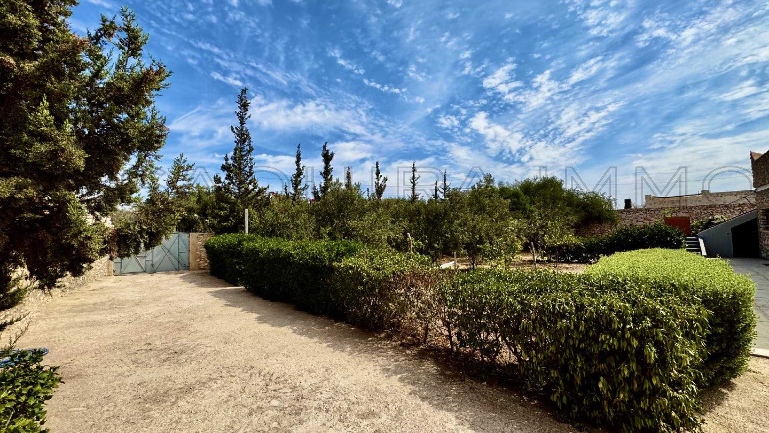 villa avec parking