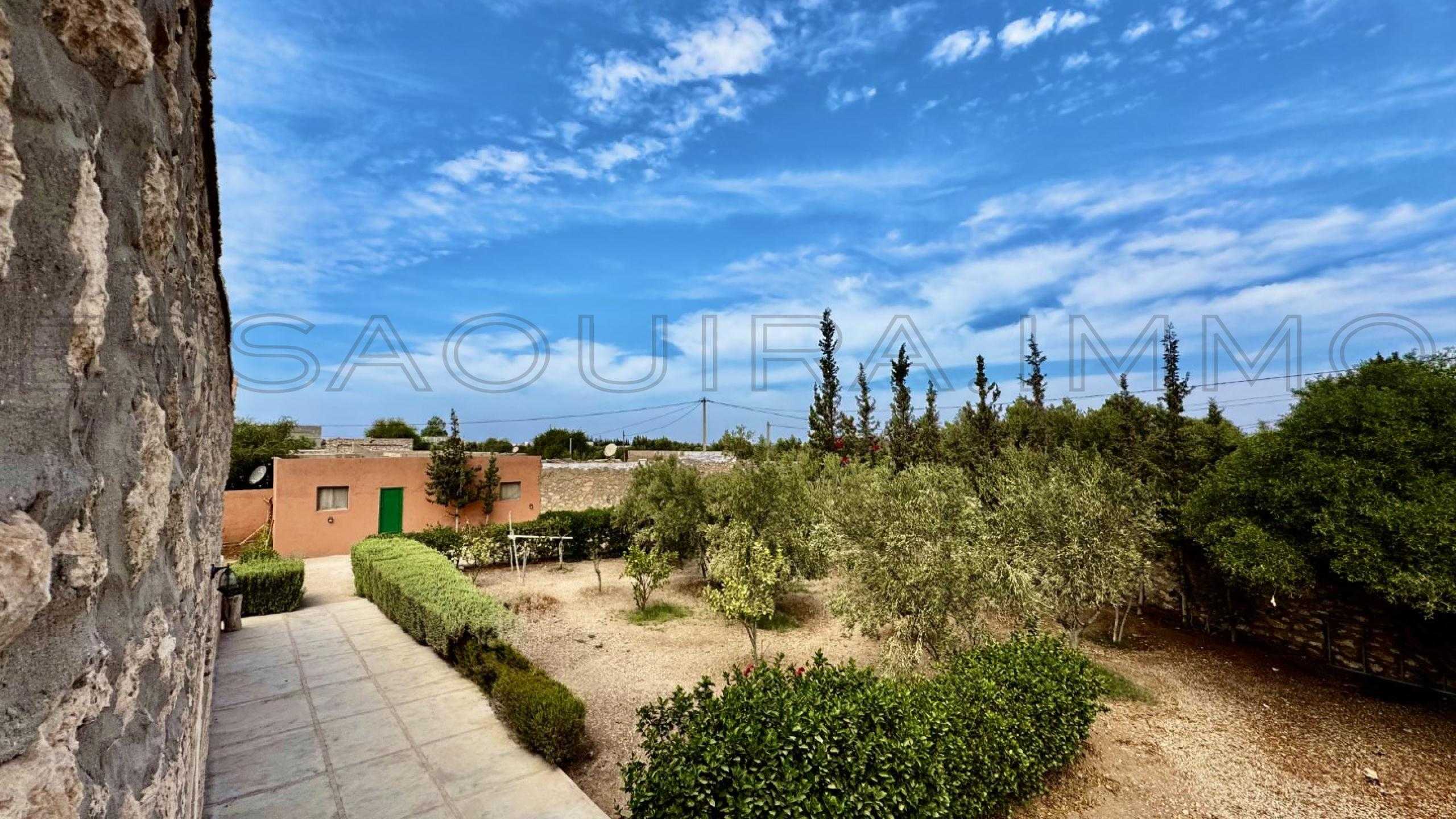 villa avec parking