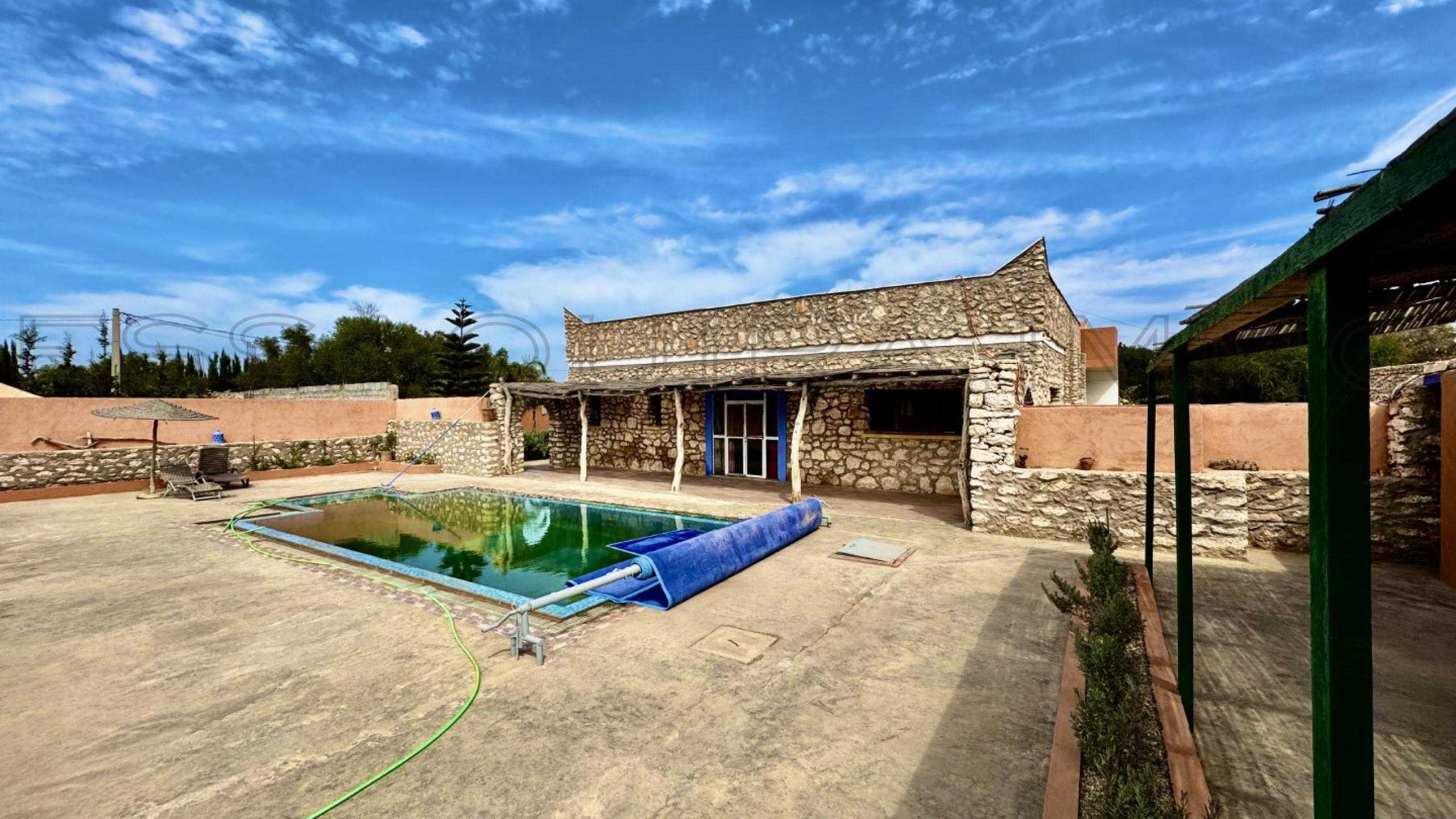 villa avec 4 chambres et 3 salles de bain