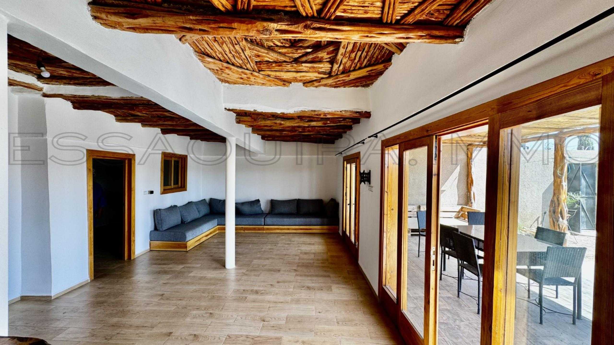 villa avec 2 chambres et 1 salle de bain